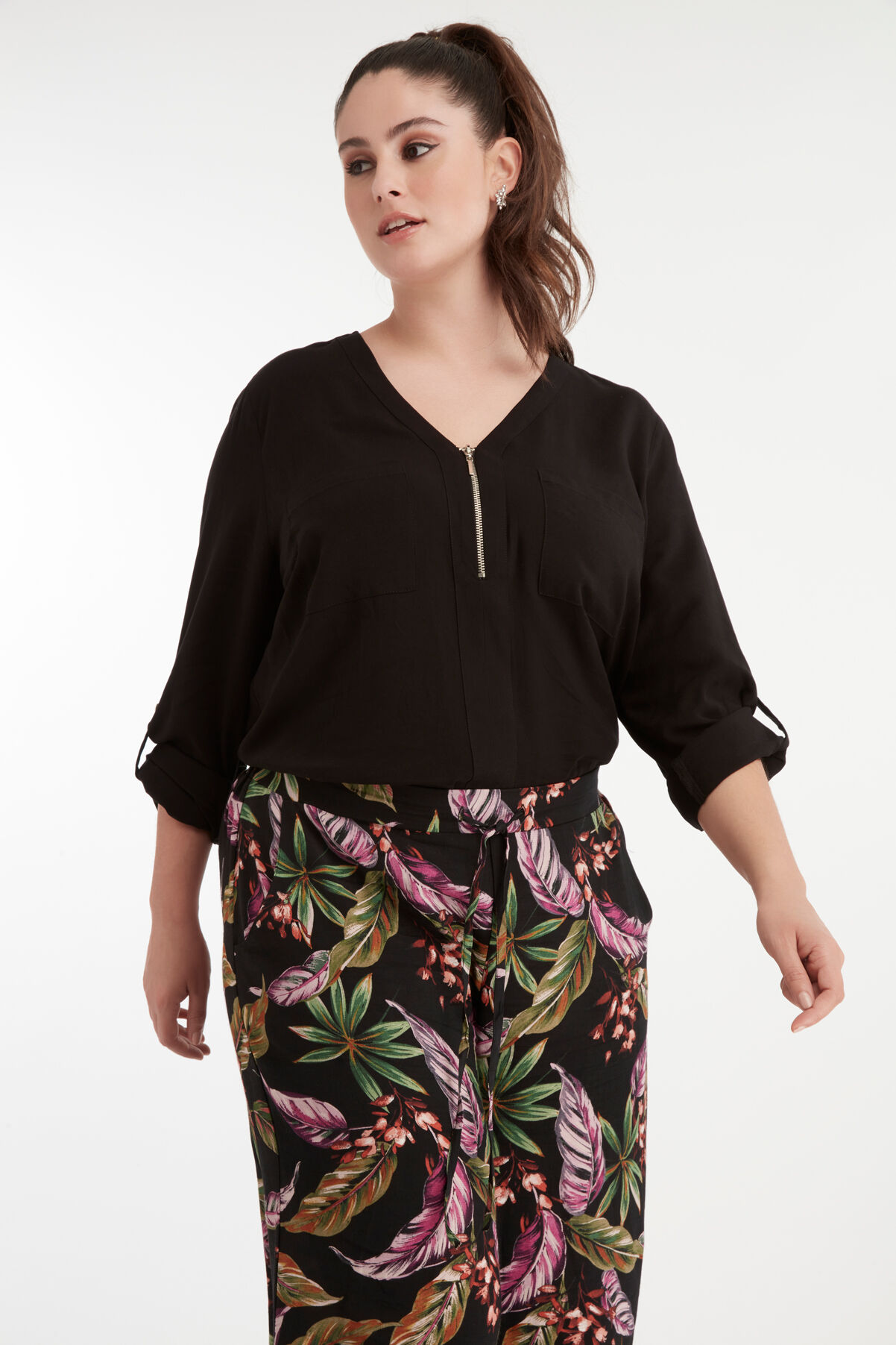 Blusa con cremallera image number 3