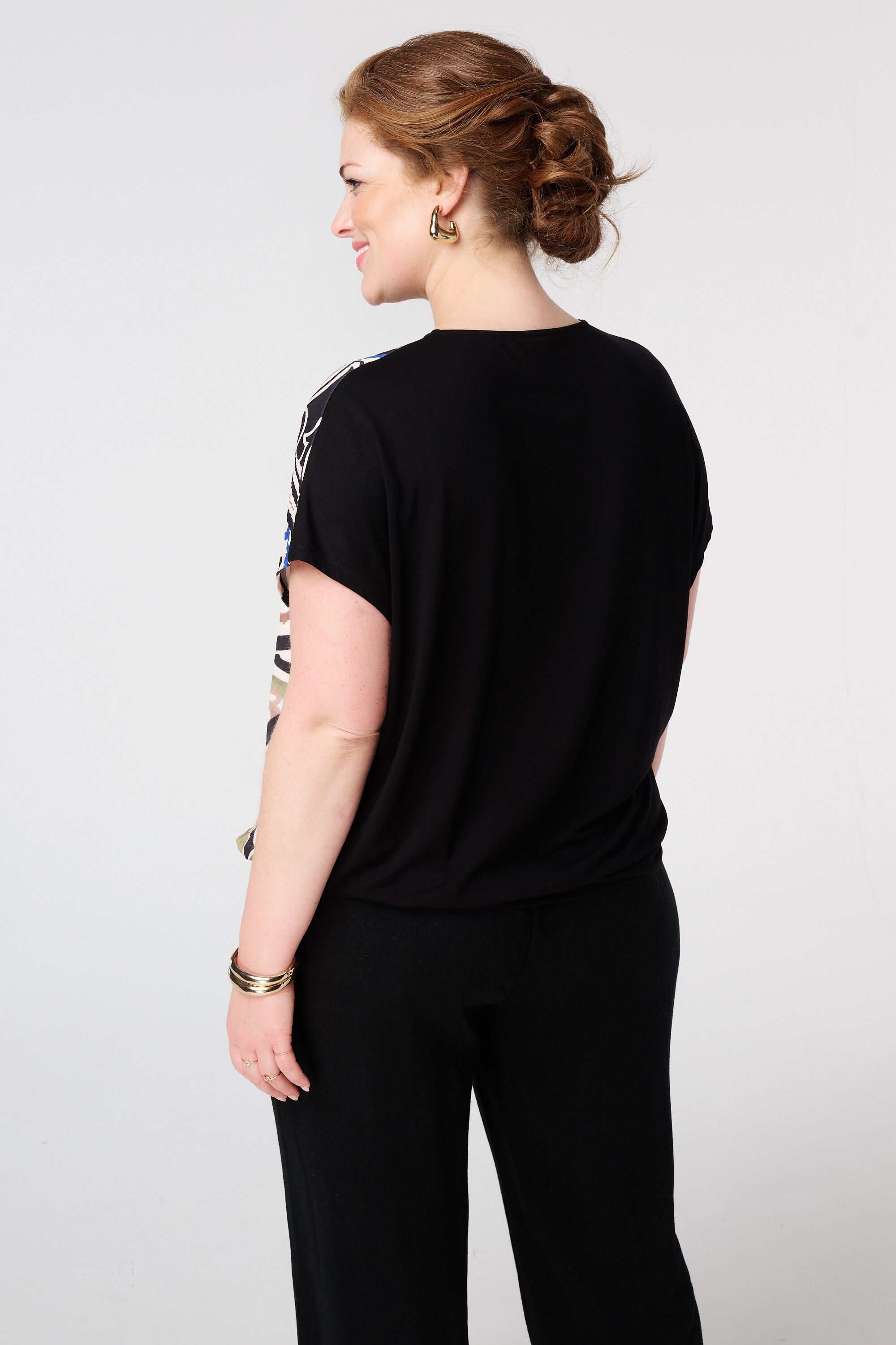 Top con textura y escote en V image number 3