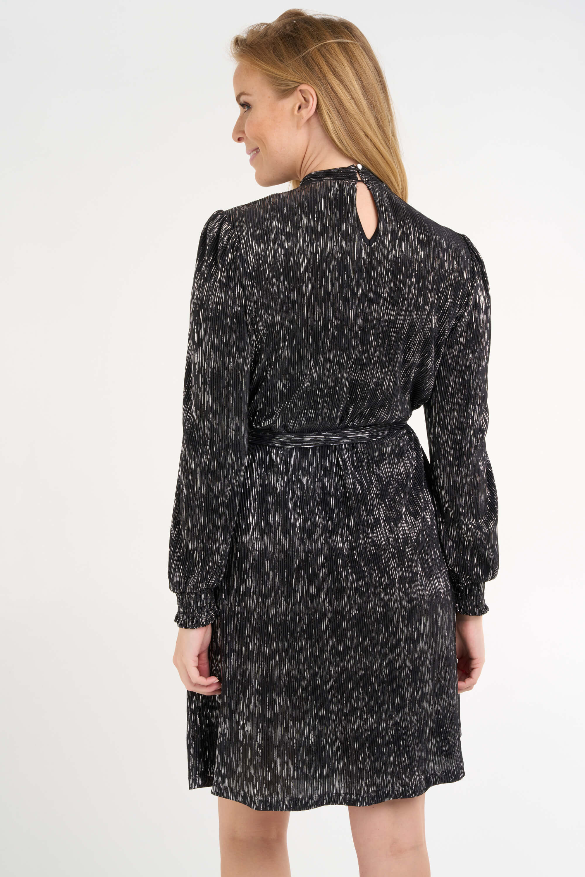 Vestido con purpurina y cinto image number 4