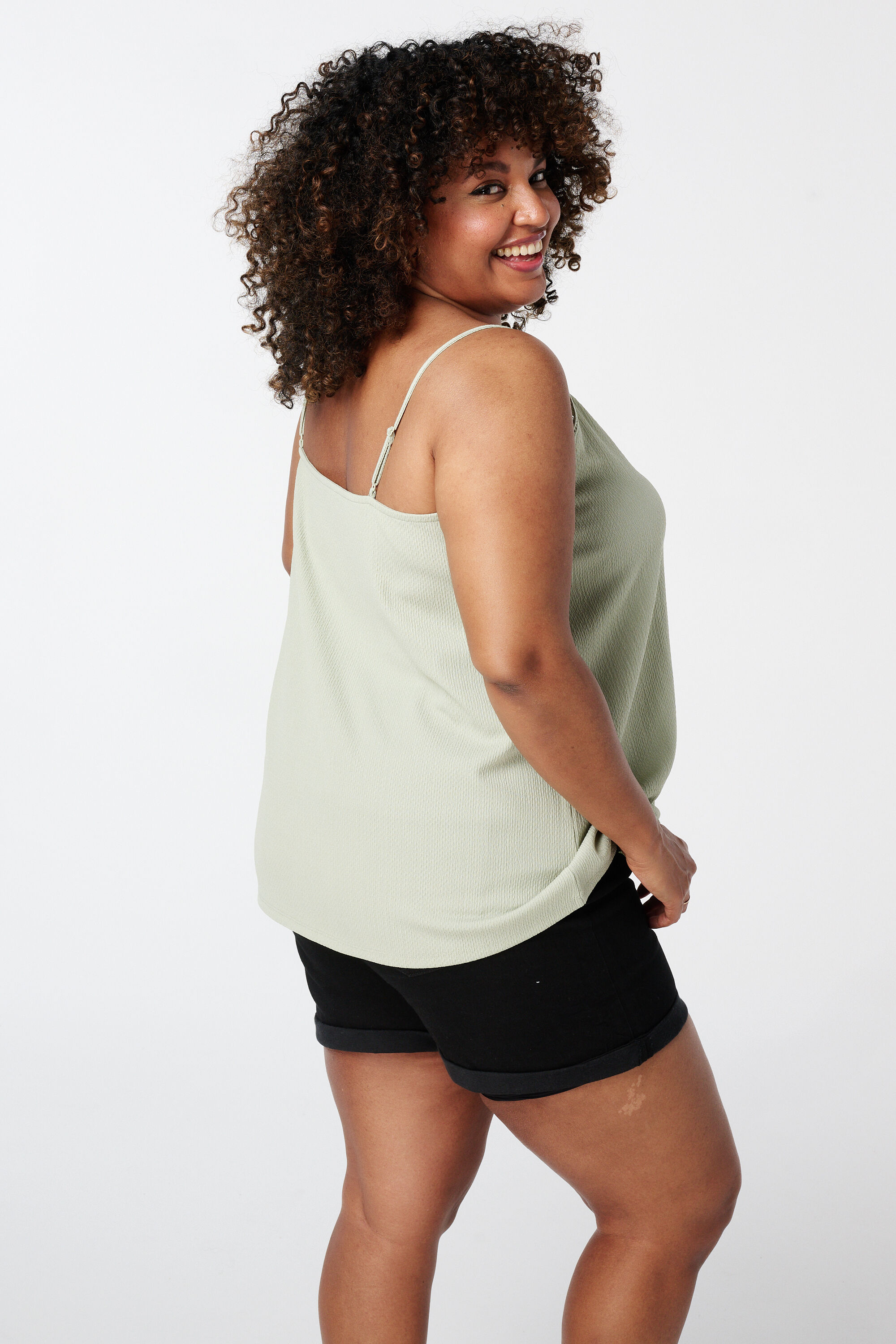 Top sin mangas con textura image number 3