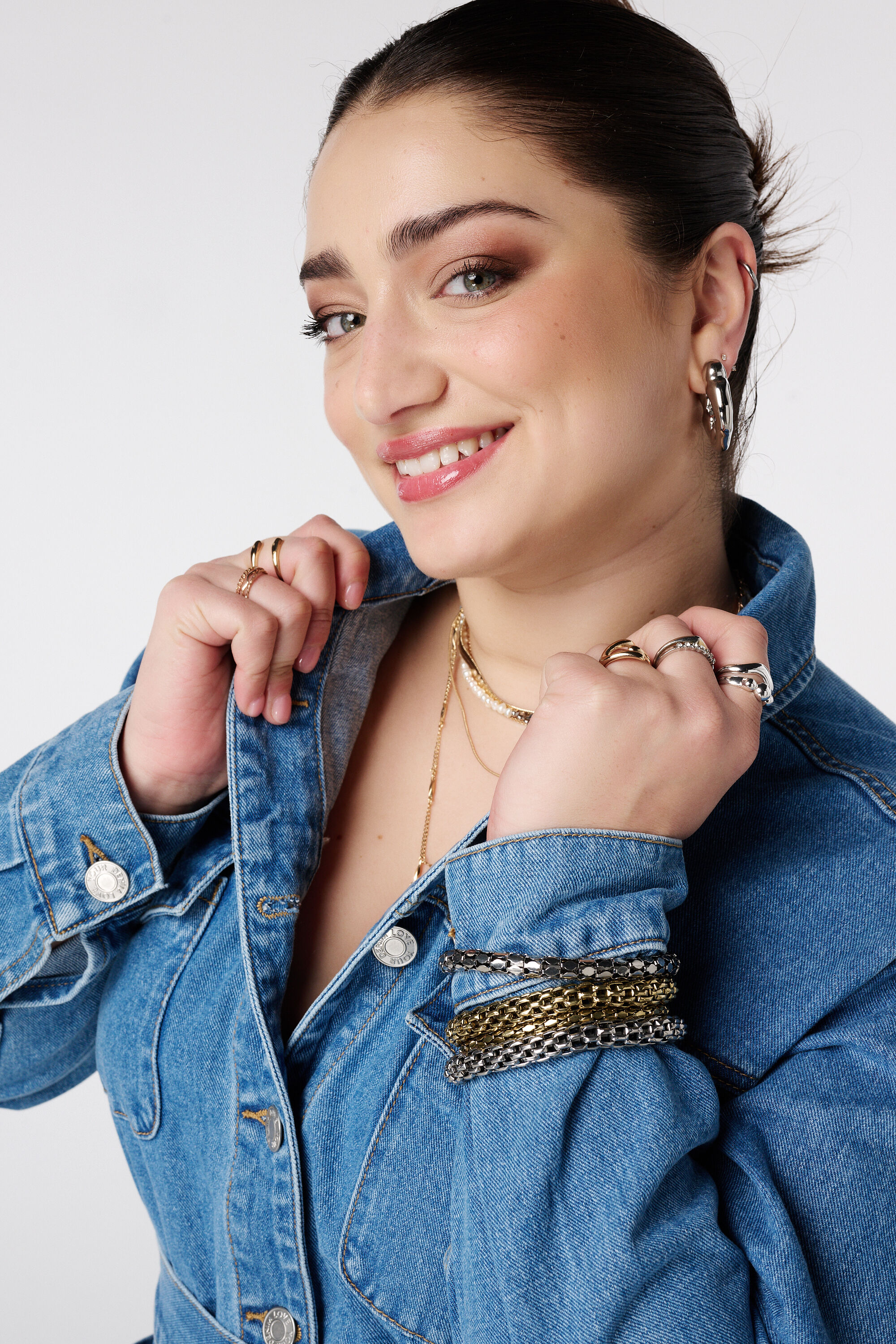 Chaqueta vaquera con cintur&oacute;n image number 4