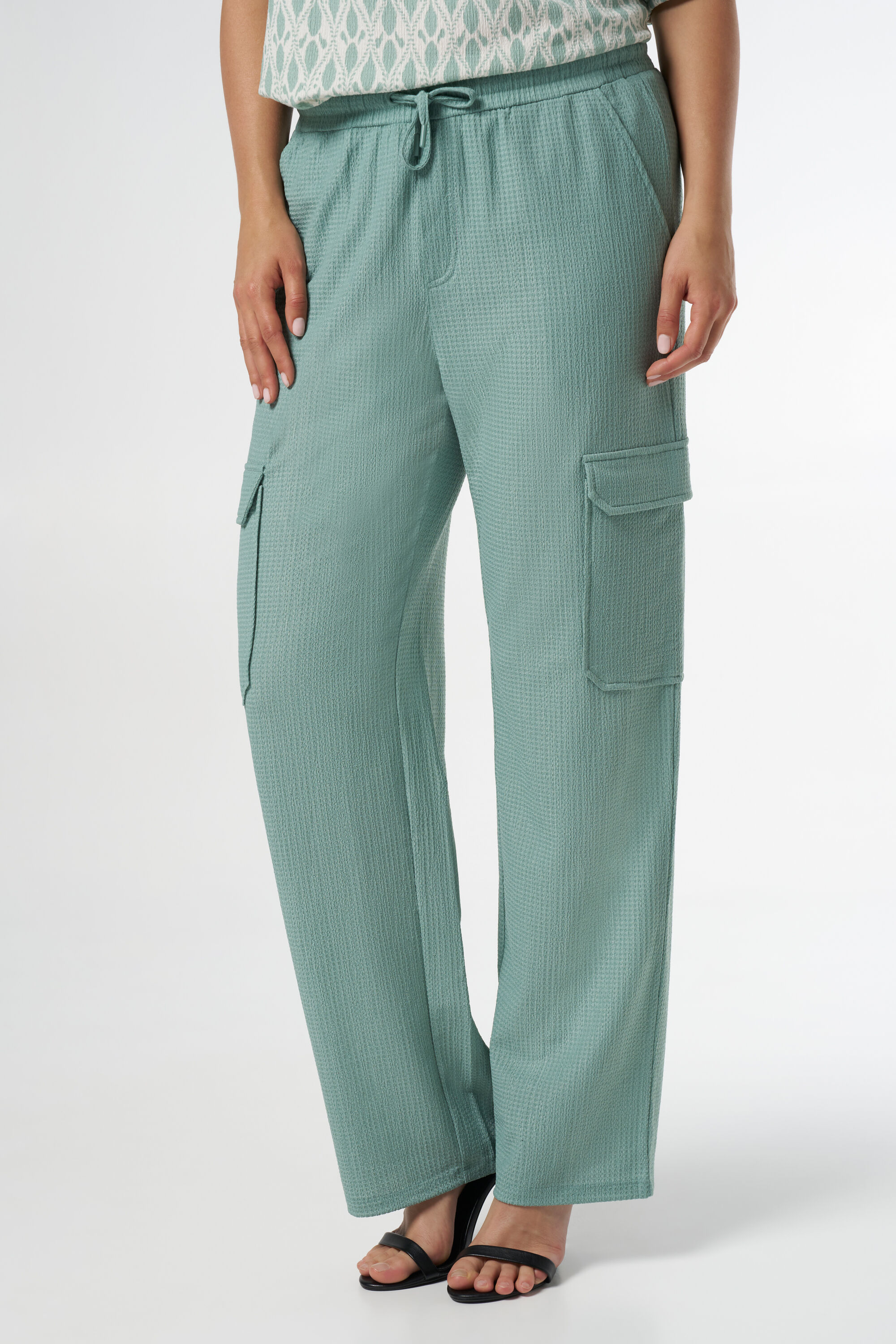 Pantalones cargo  image number 5