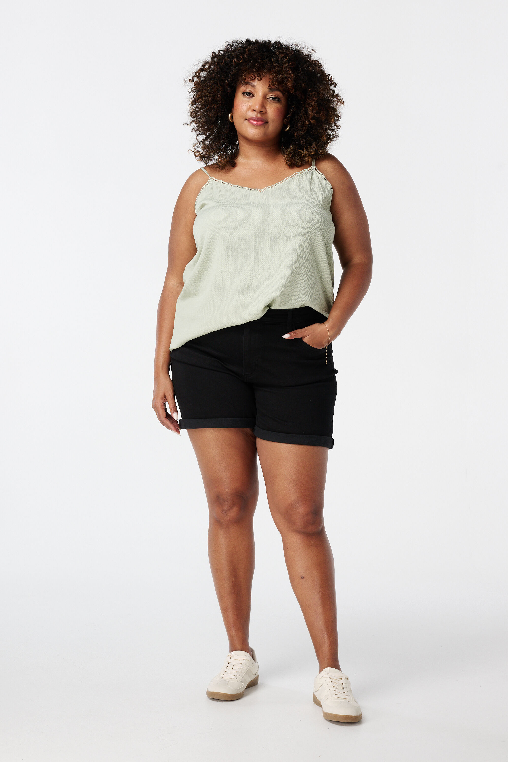 Top sin mangas con textura image number 5