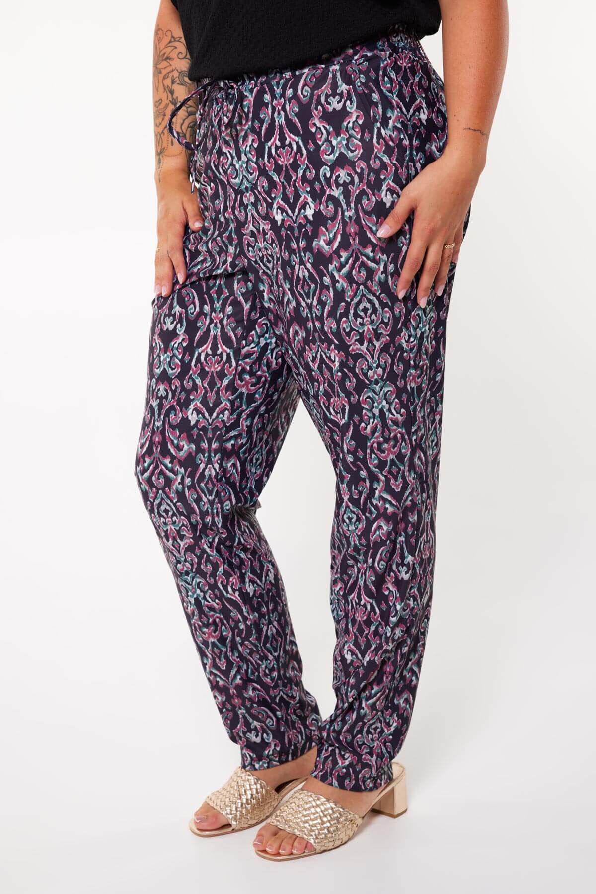 Pantalones con tejido travel image number 6