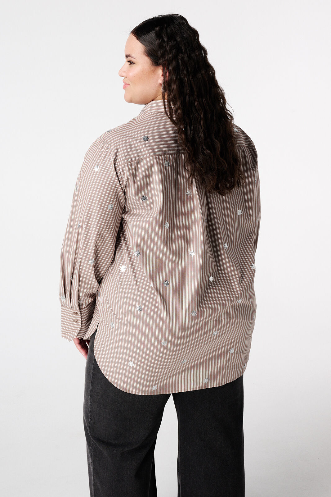 Blusa de rayas con lentejuelas image number 3