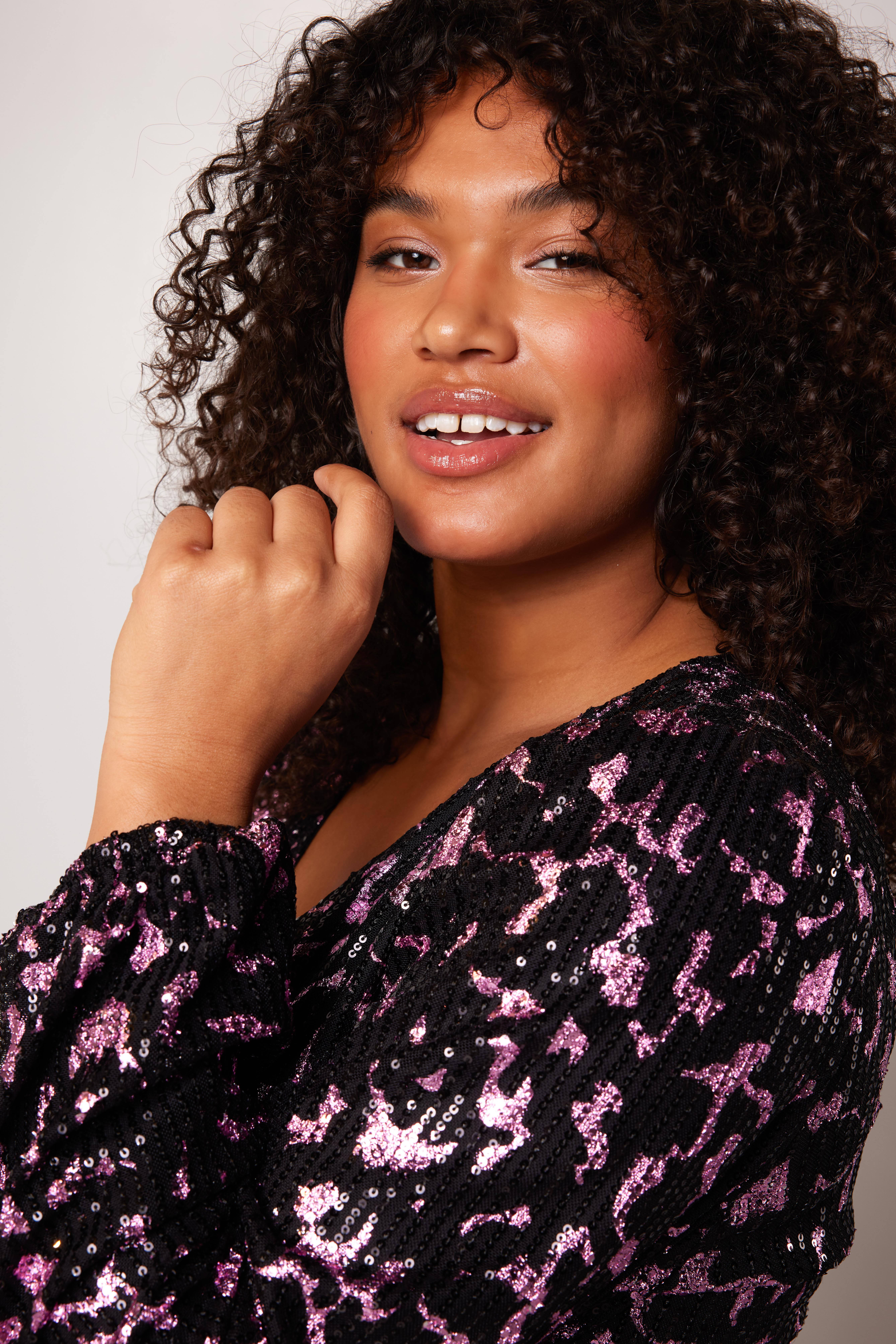 Vestido con lentejuelas  image number 5