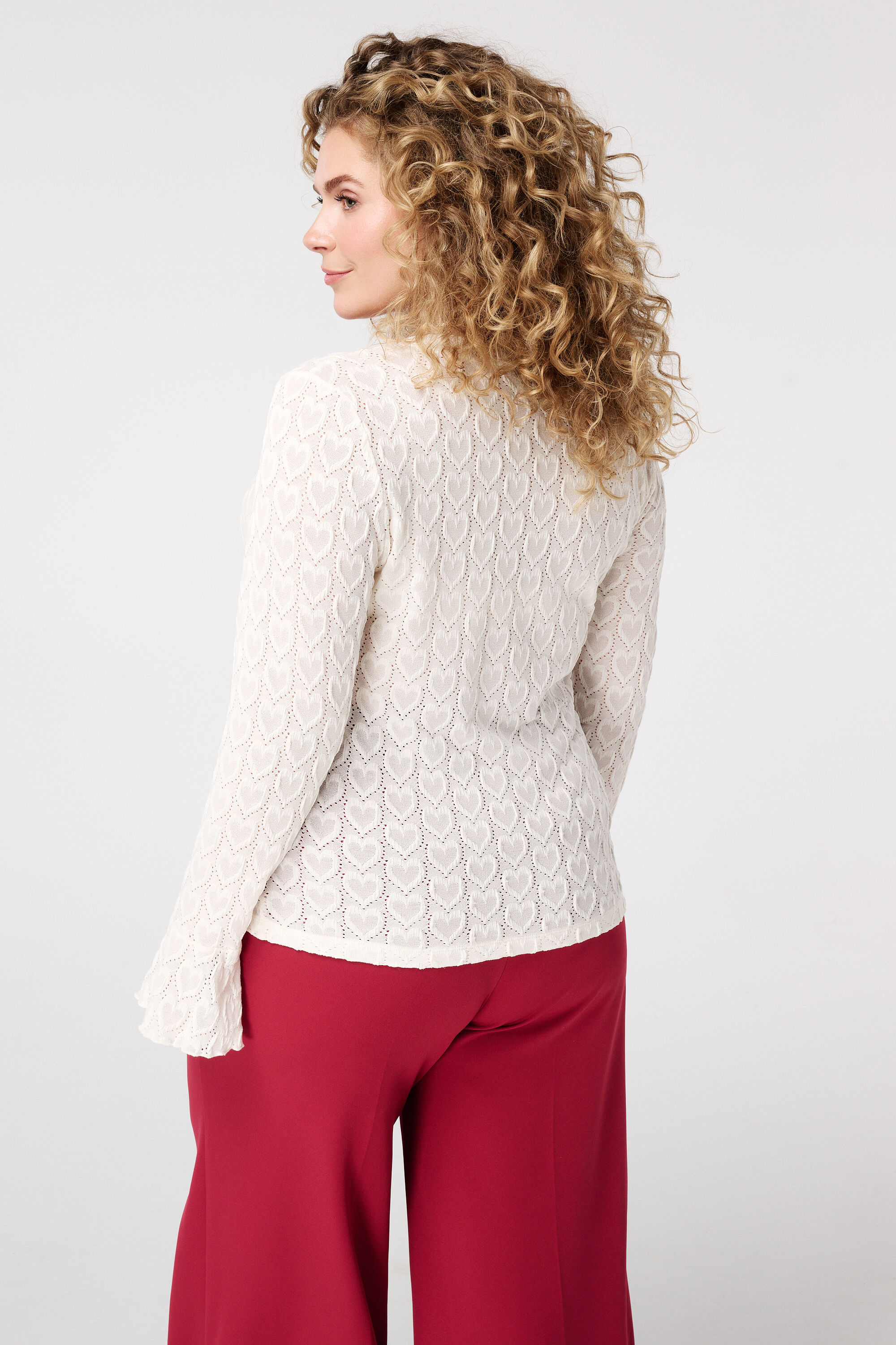 Top con mangas abullonadas image number 3