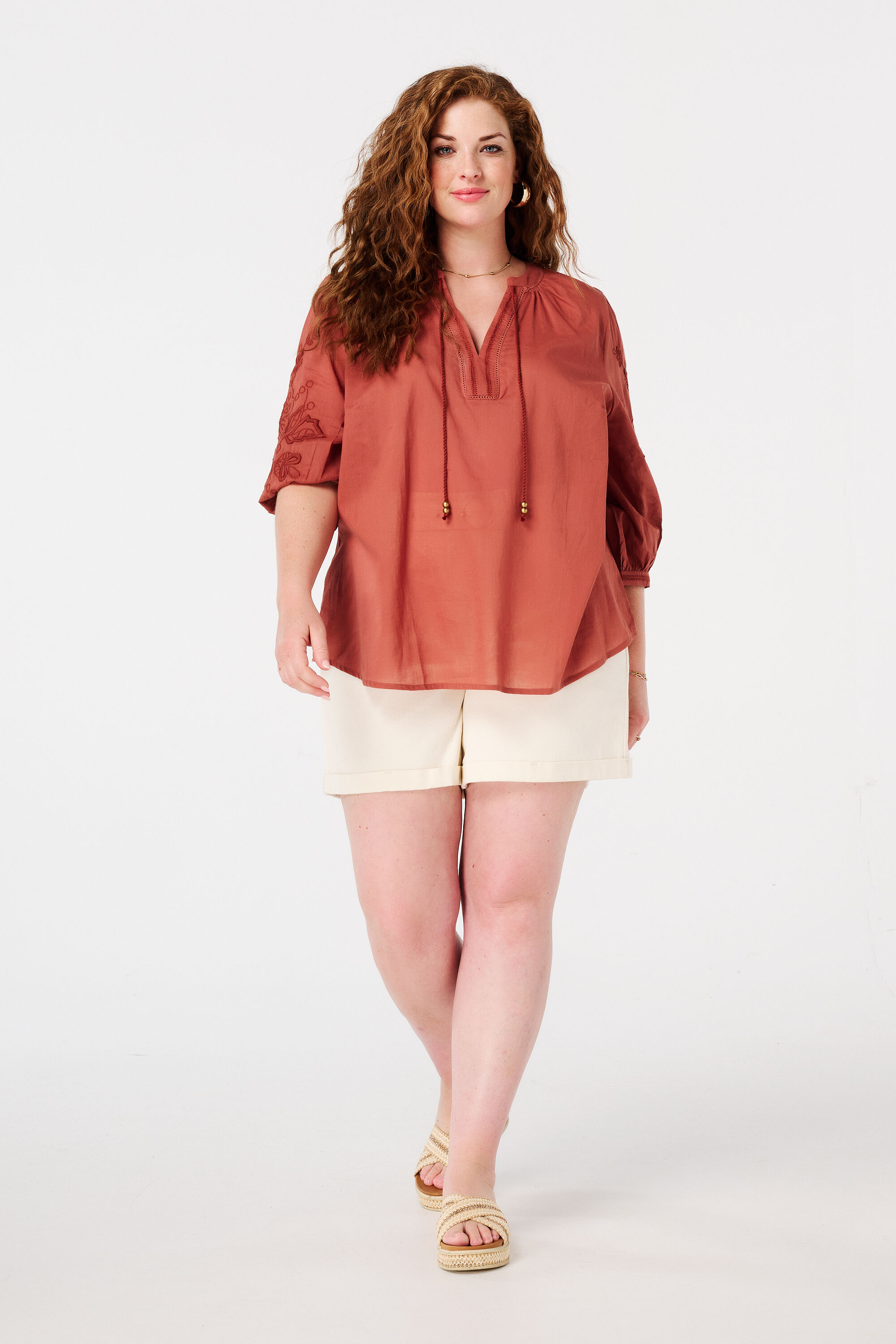 Blusa con bordado image number 5