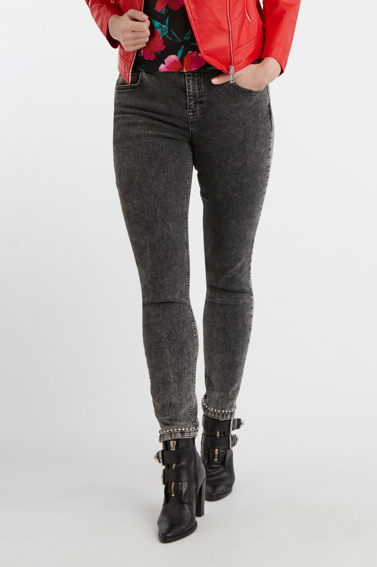 Vaqueros con tachuelas image number 7