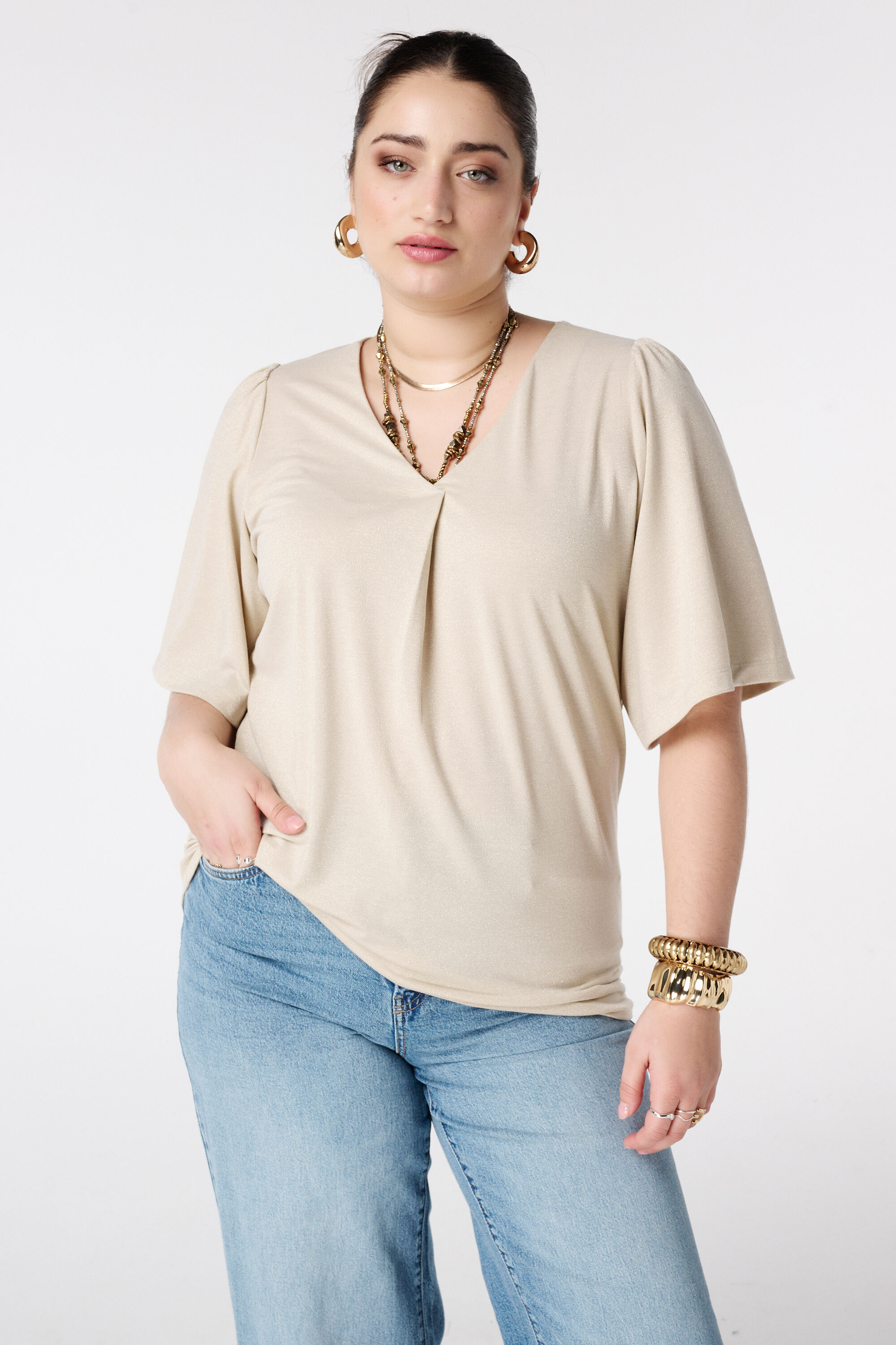 Top con mangas mariposa