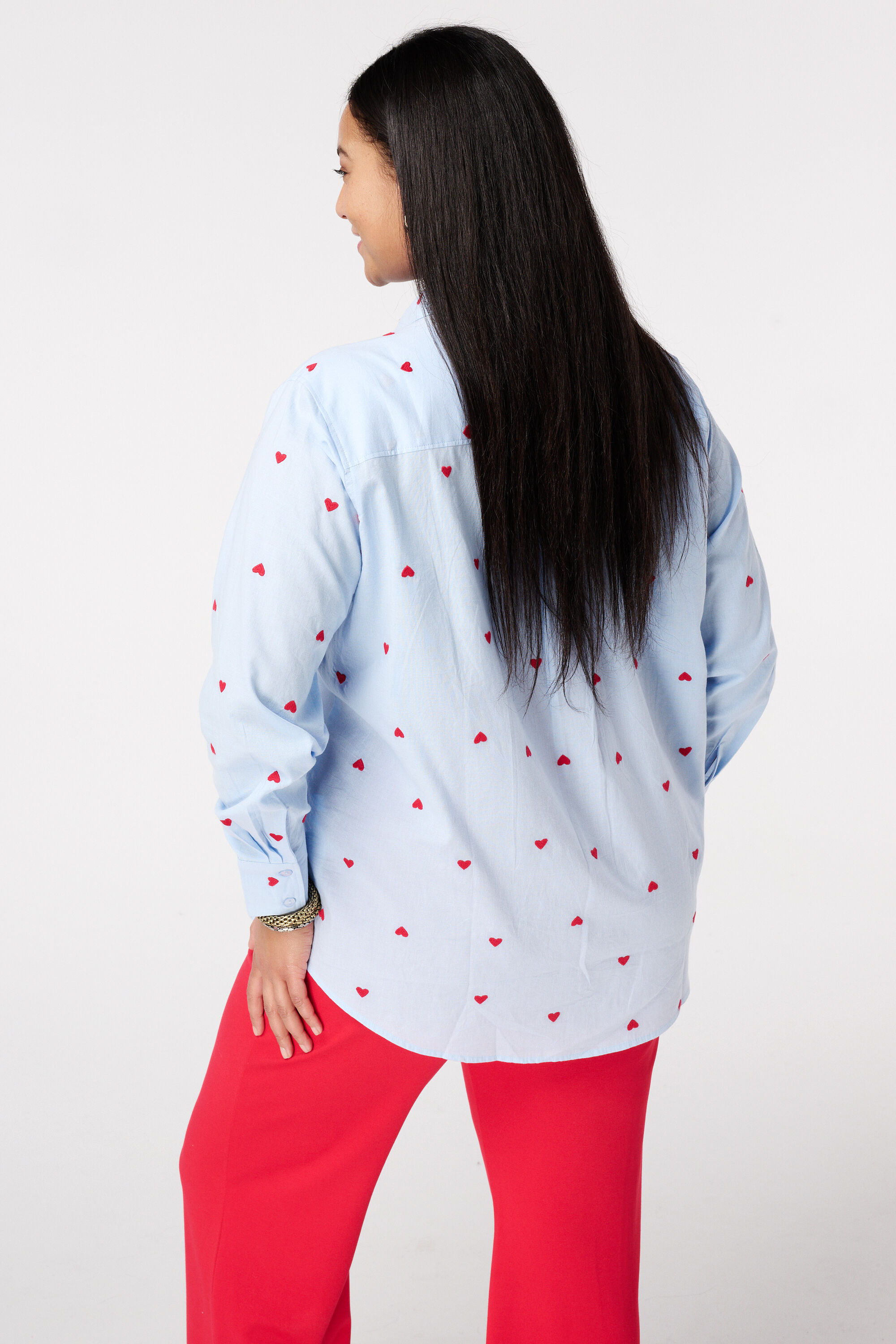 Blusa con estampado de corazones image number 3