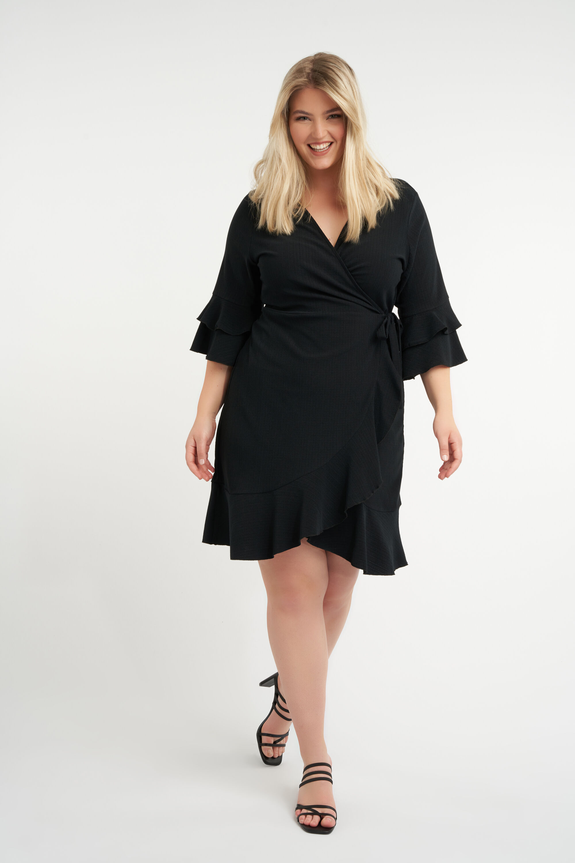 Vestido cruzado image number 4