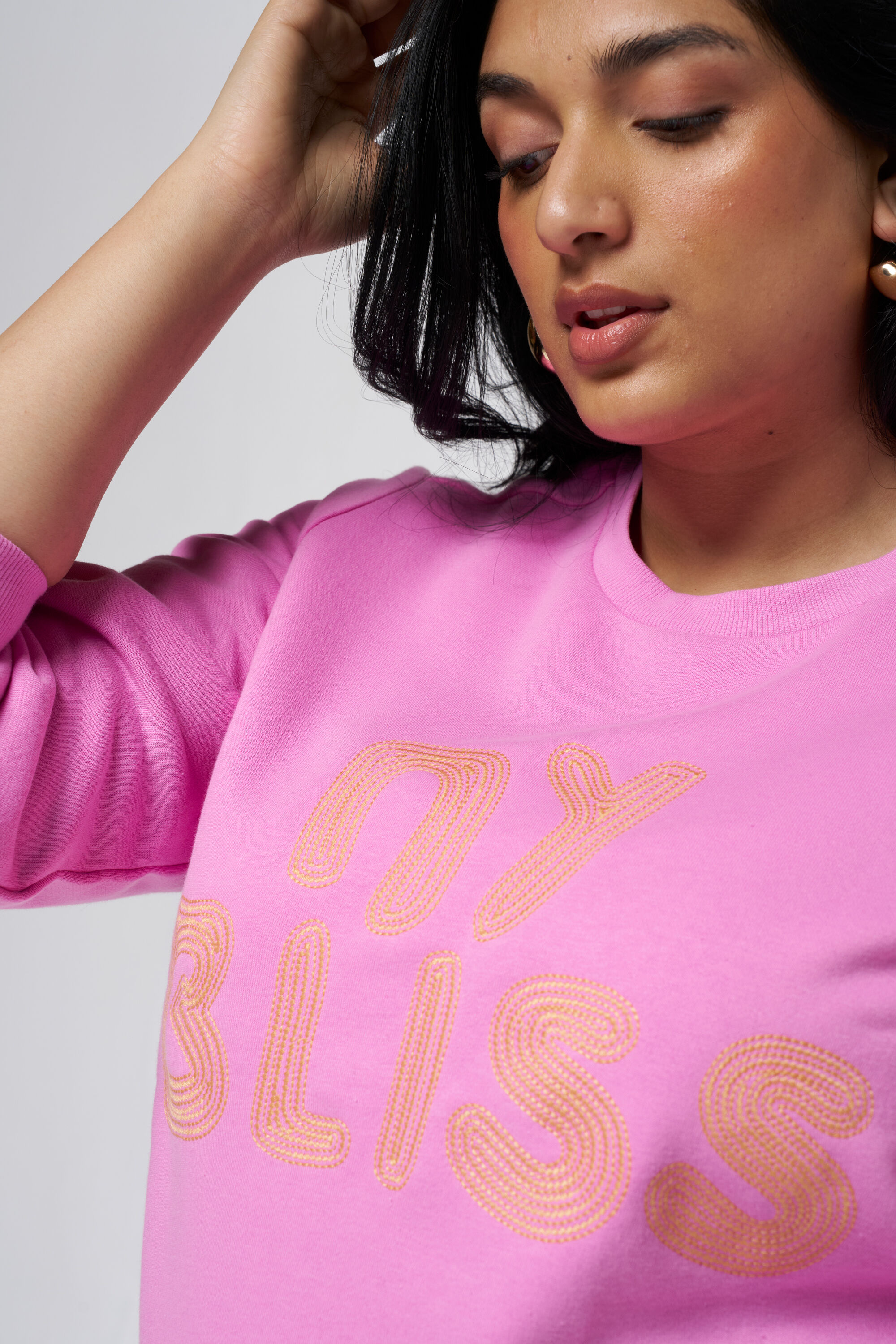 Su&eacute;ter con texto image number 4