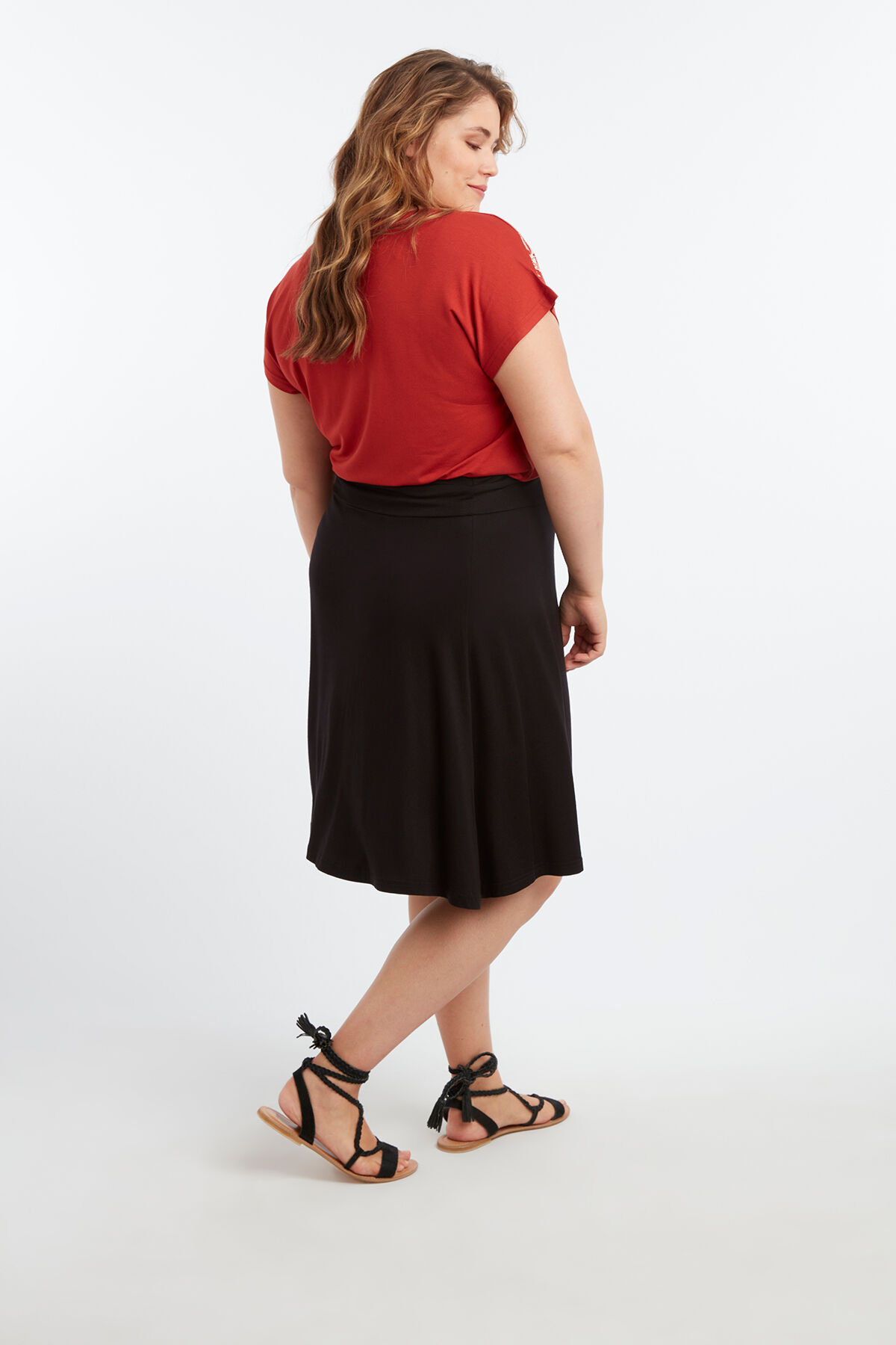 Camiseta con estampado de plumas image number 4