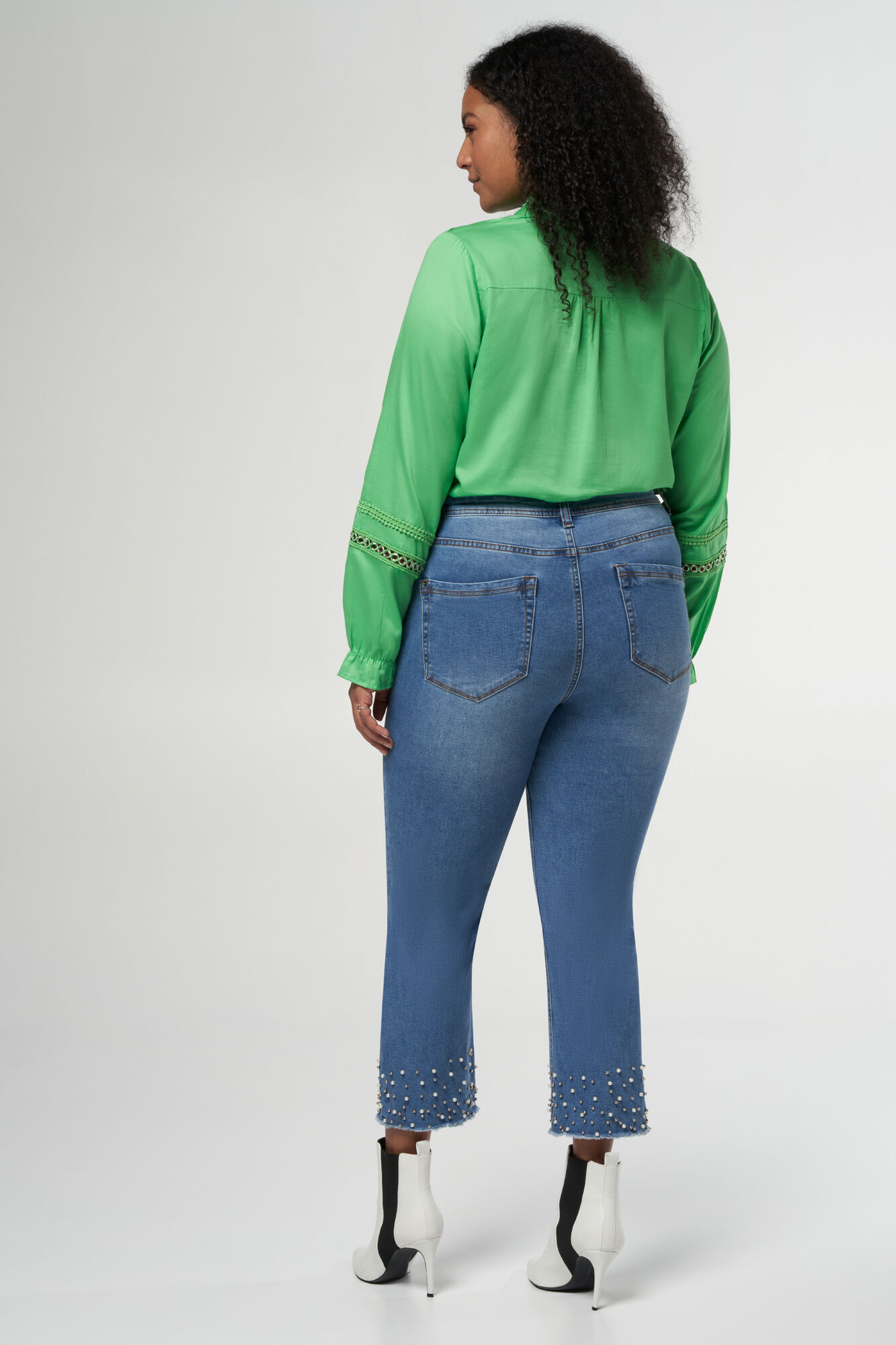 Vaqueros de pernera recta con abalorios image number 3