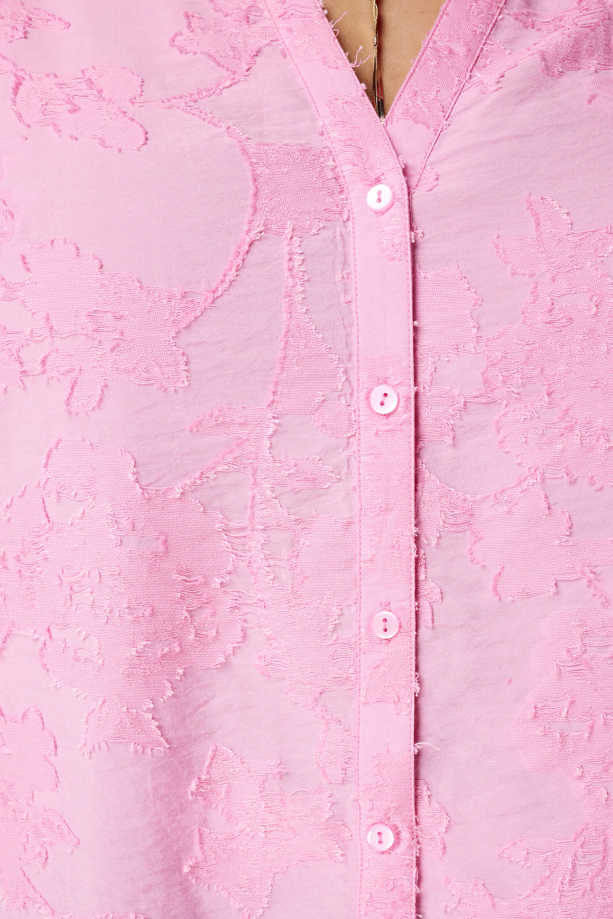 Blusa bordada con mangas abullonadas image number 6