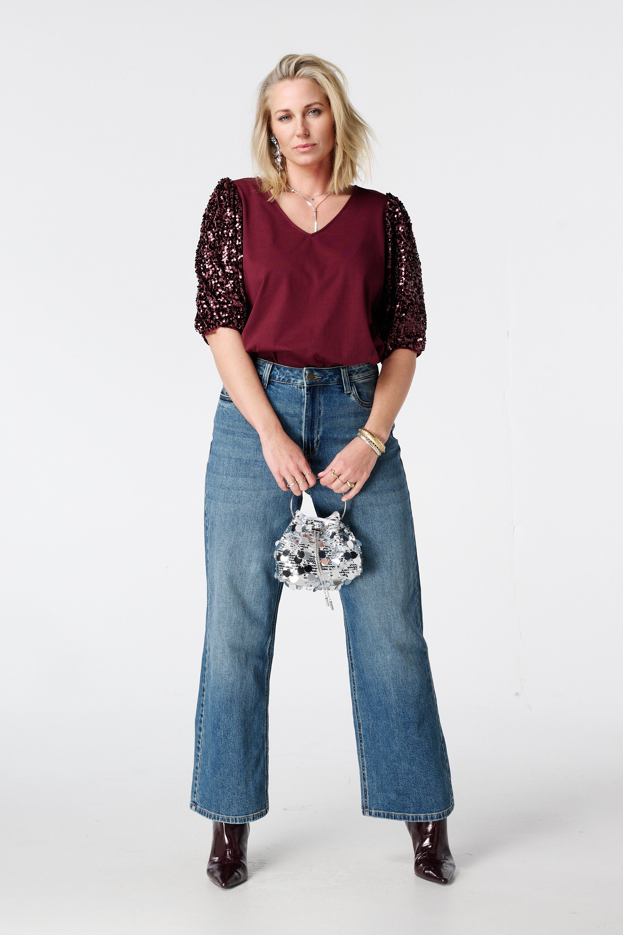 Top con mangas abullonadas con lentejuelas image number 5