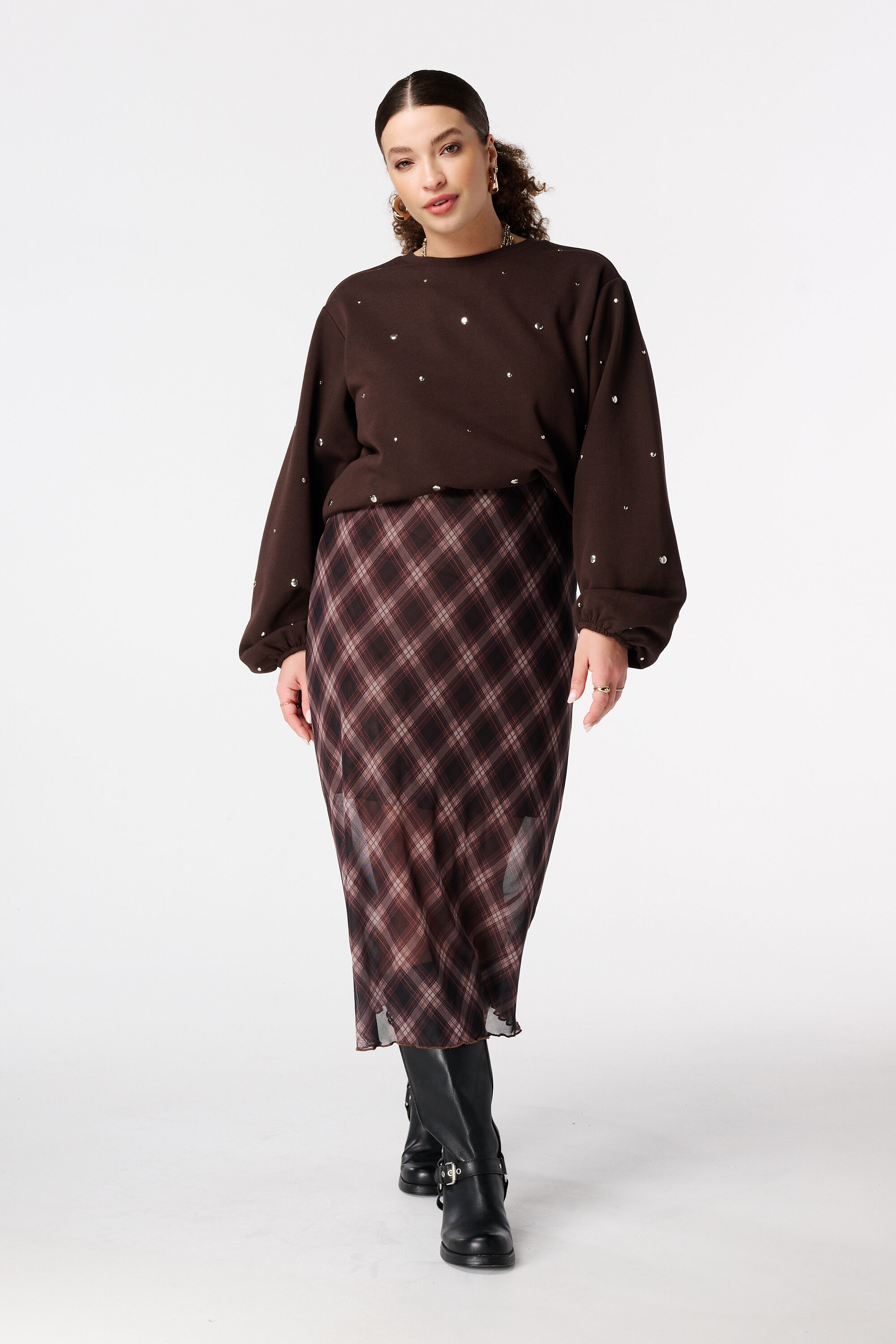 Sudadera con tachuelas image number 5