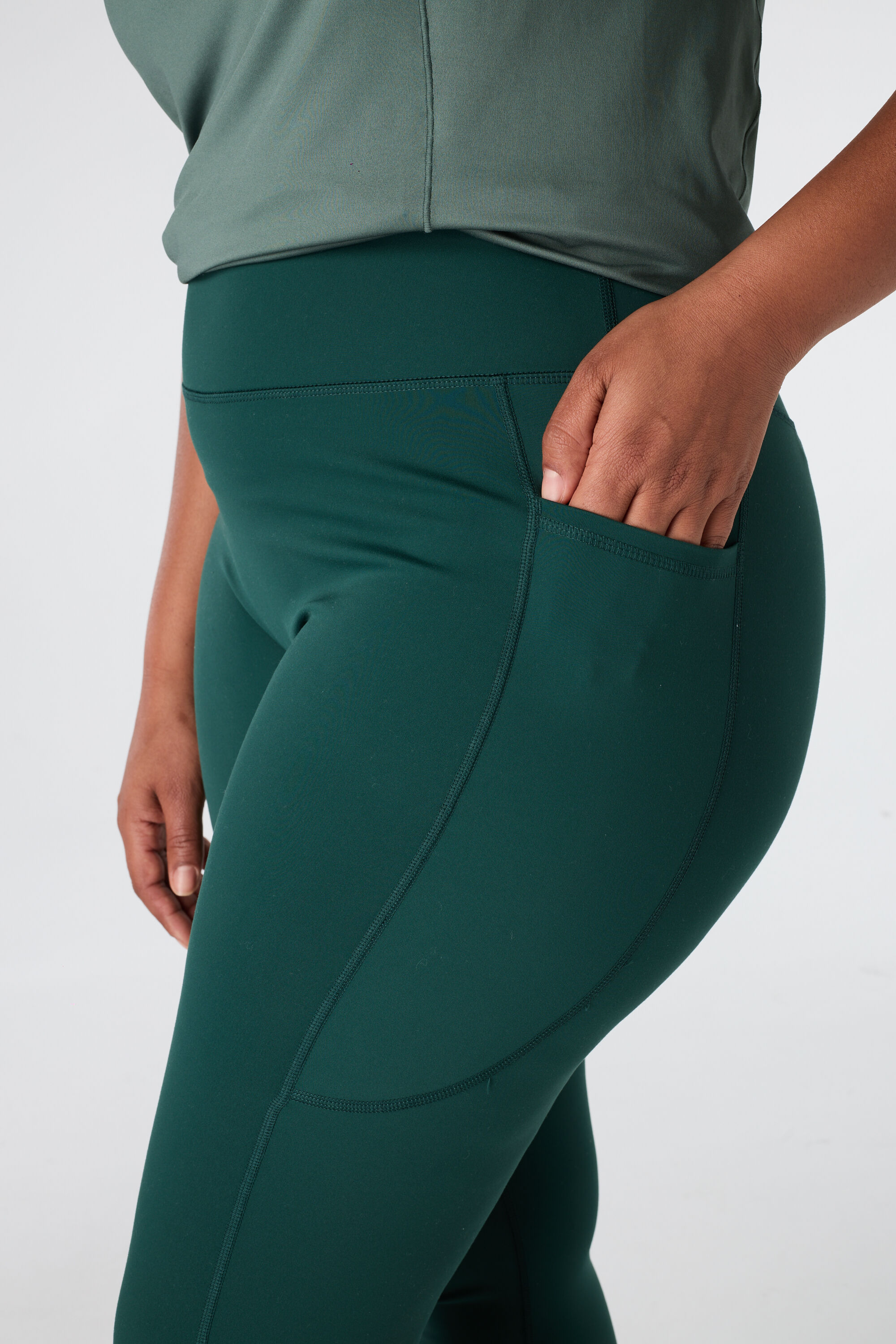 Leggings deportivos con bolsillos laterales image number 5
