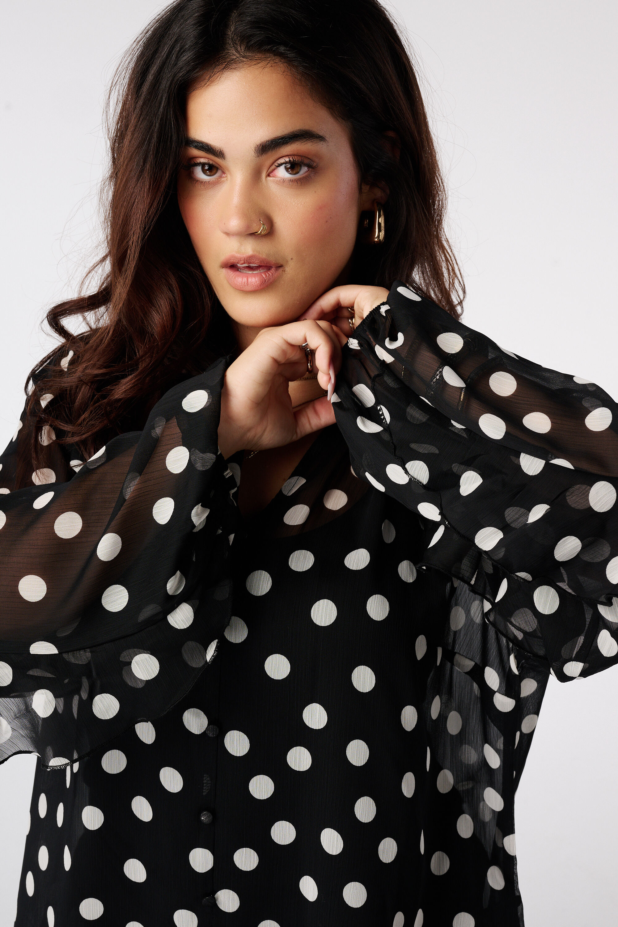 Blusa con volantes image number 2