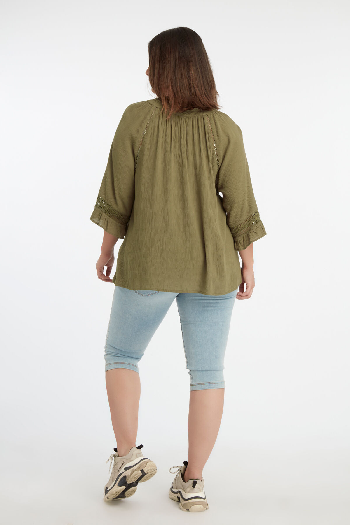 Blusa con detalles calados image number 4