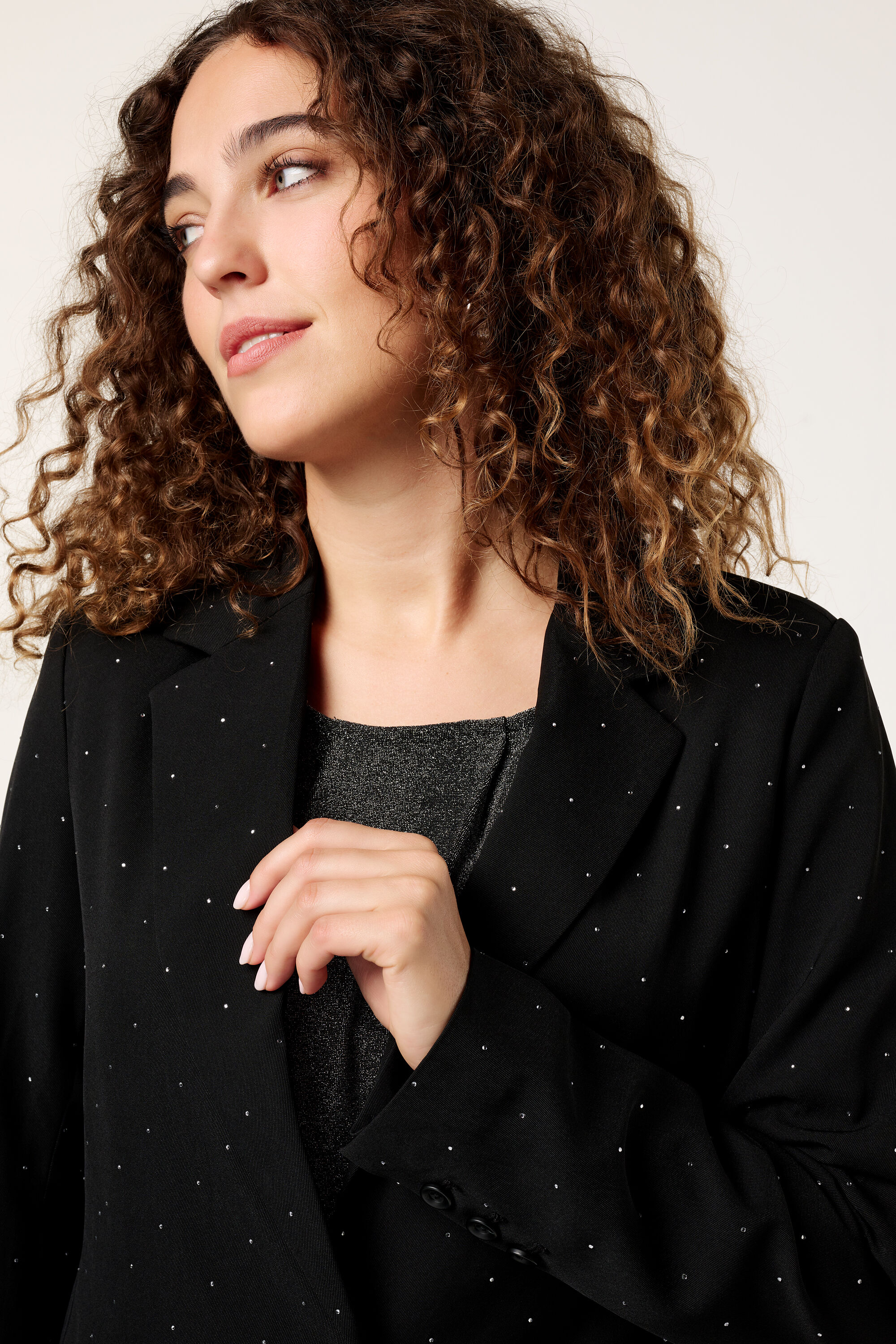 Blazer con brillantes image number 4