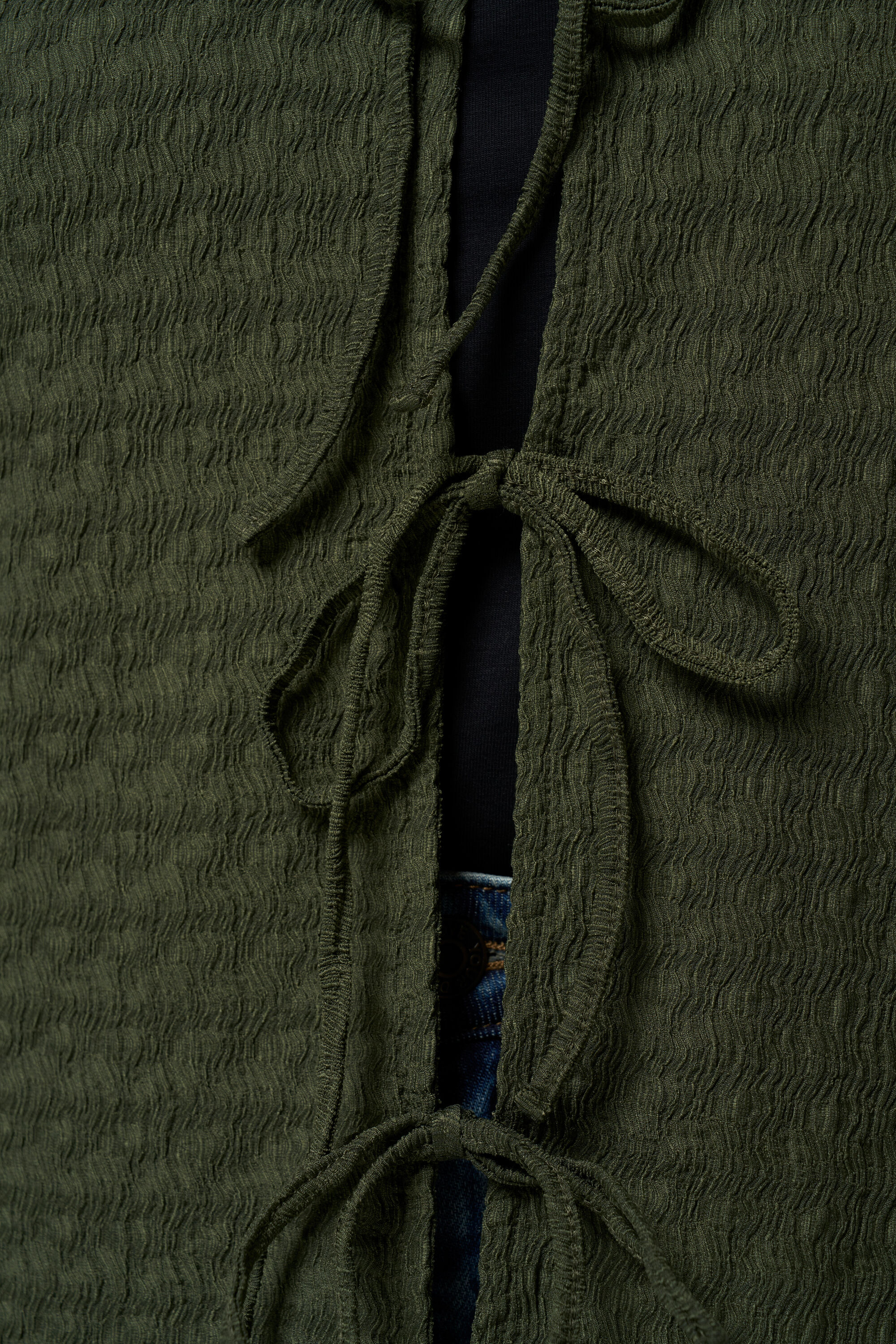 Top con lazo decorativo image number 4