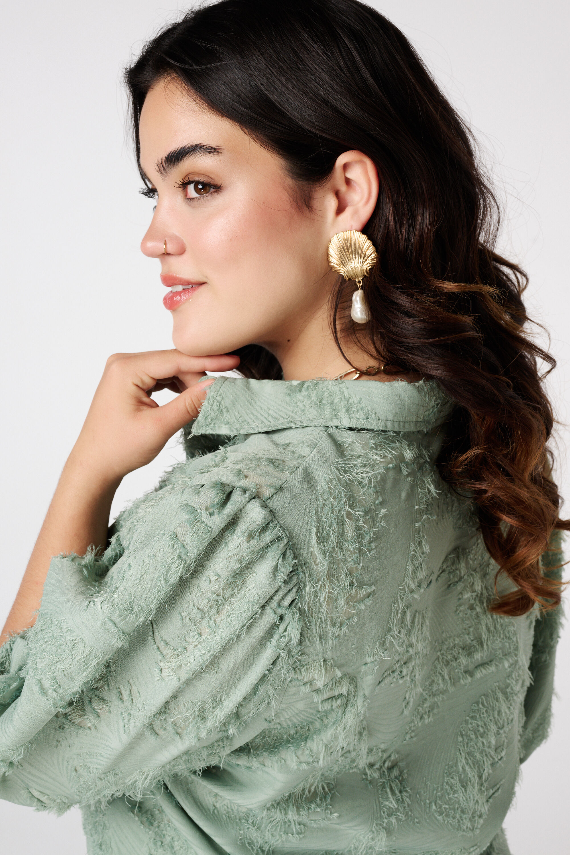 Blusa con textura y mangas globo image number 4