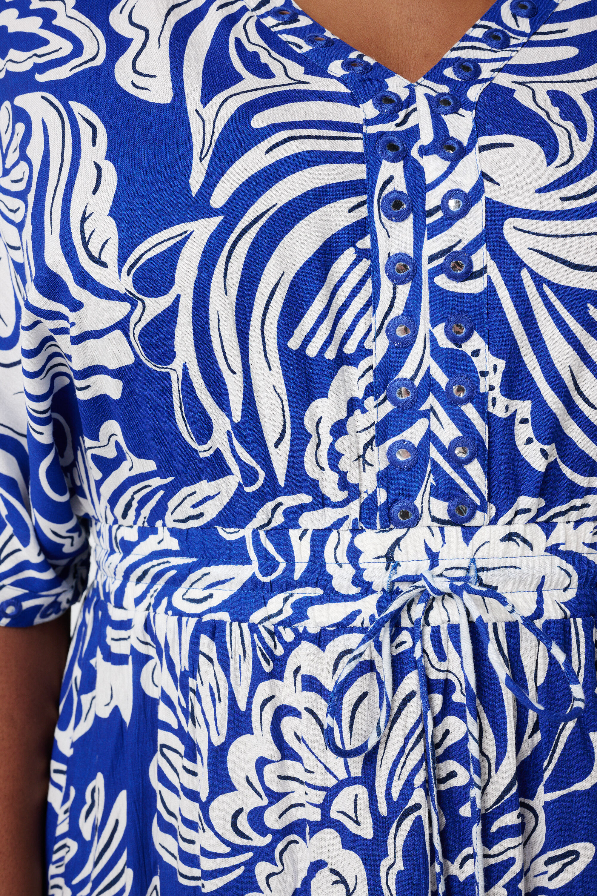 Vestido largo con detalles de espejitos image number 5