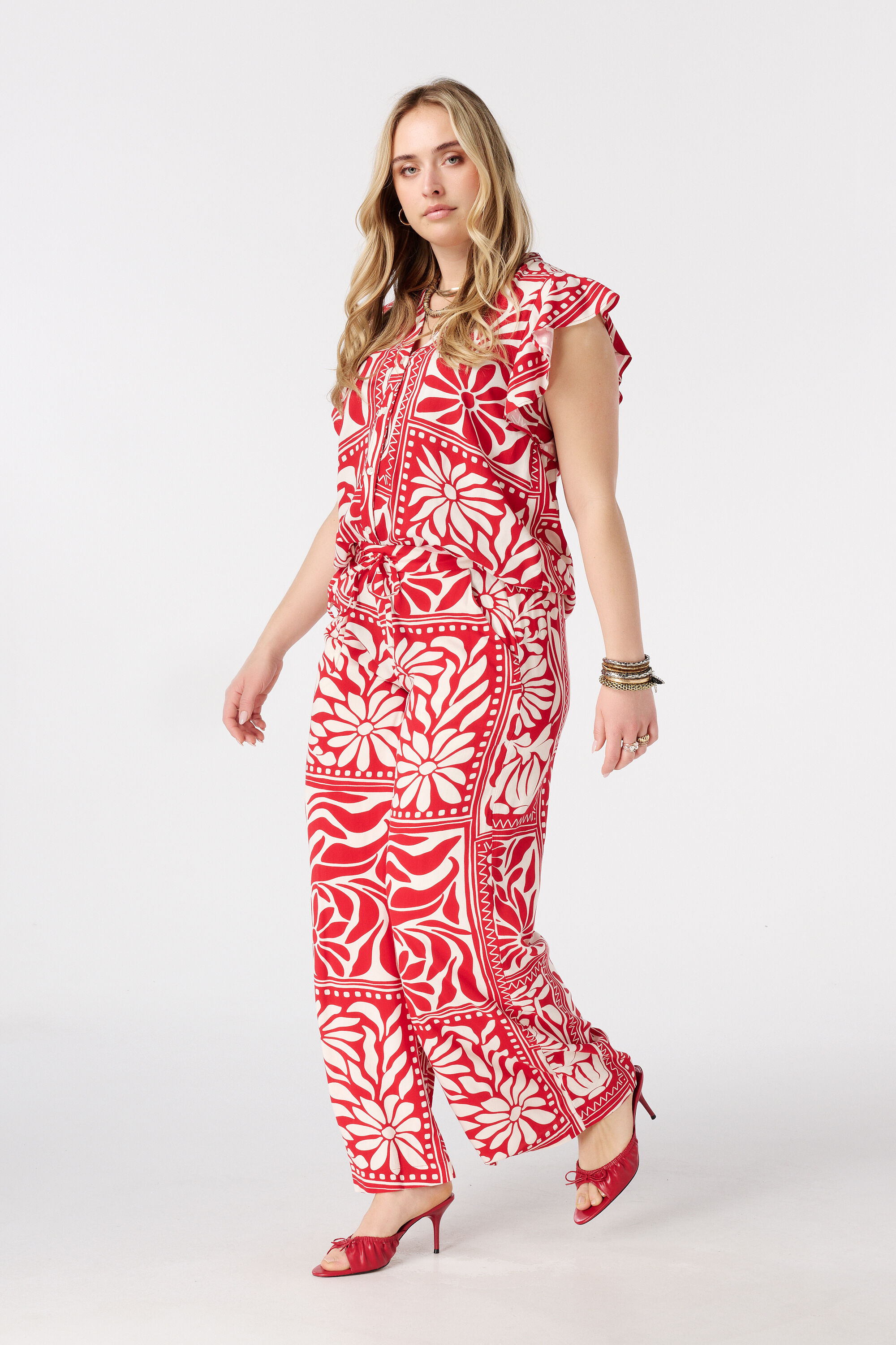 Blusa con volantes image number 5