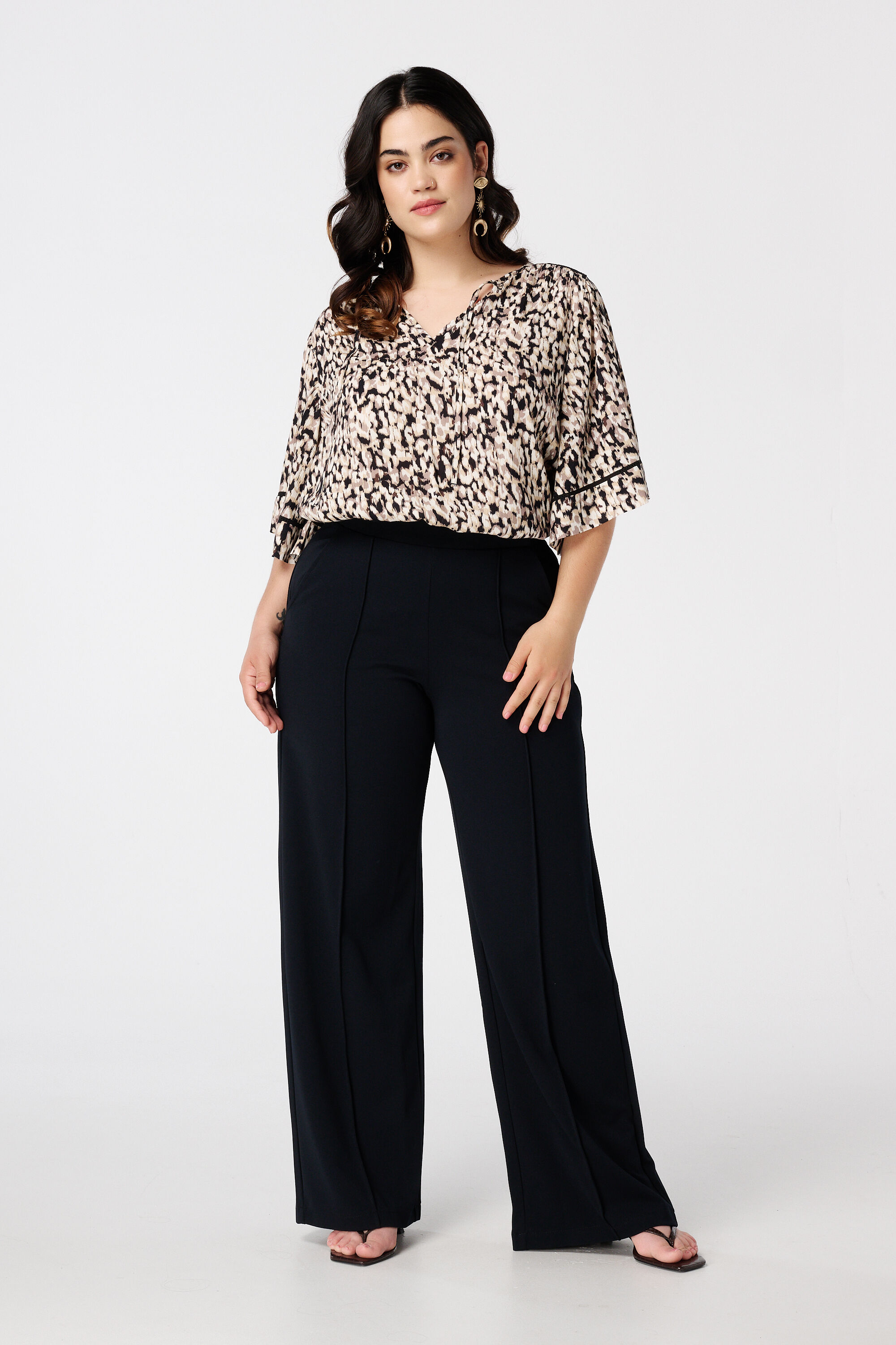 Blusa con estampado y detalle de lazo image number 5