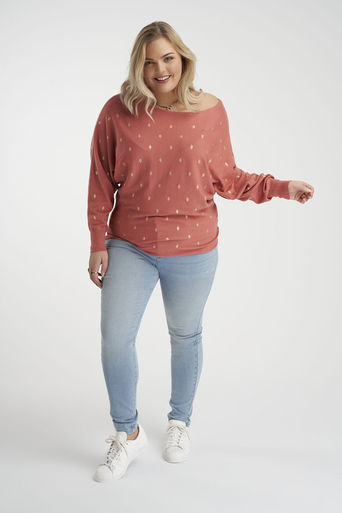 Su&eacute;ter con cuello barco image number 5