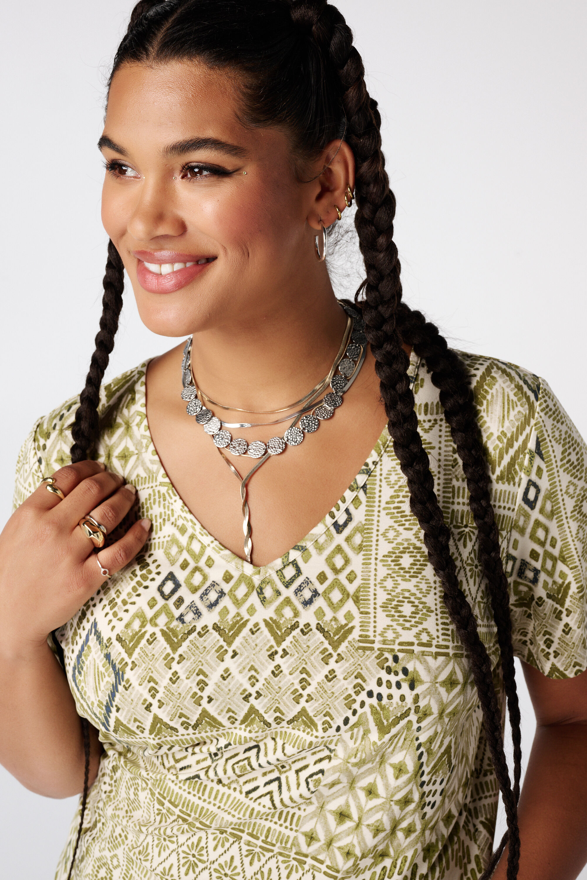 Top estampado con escote en V image number 4