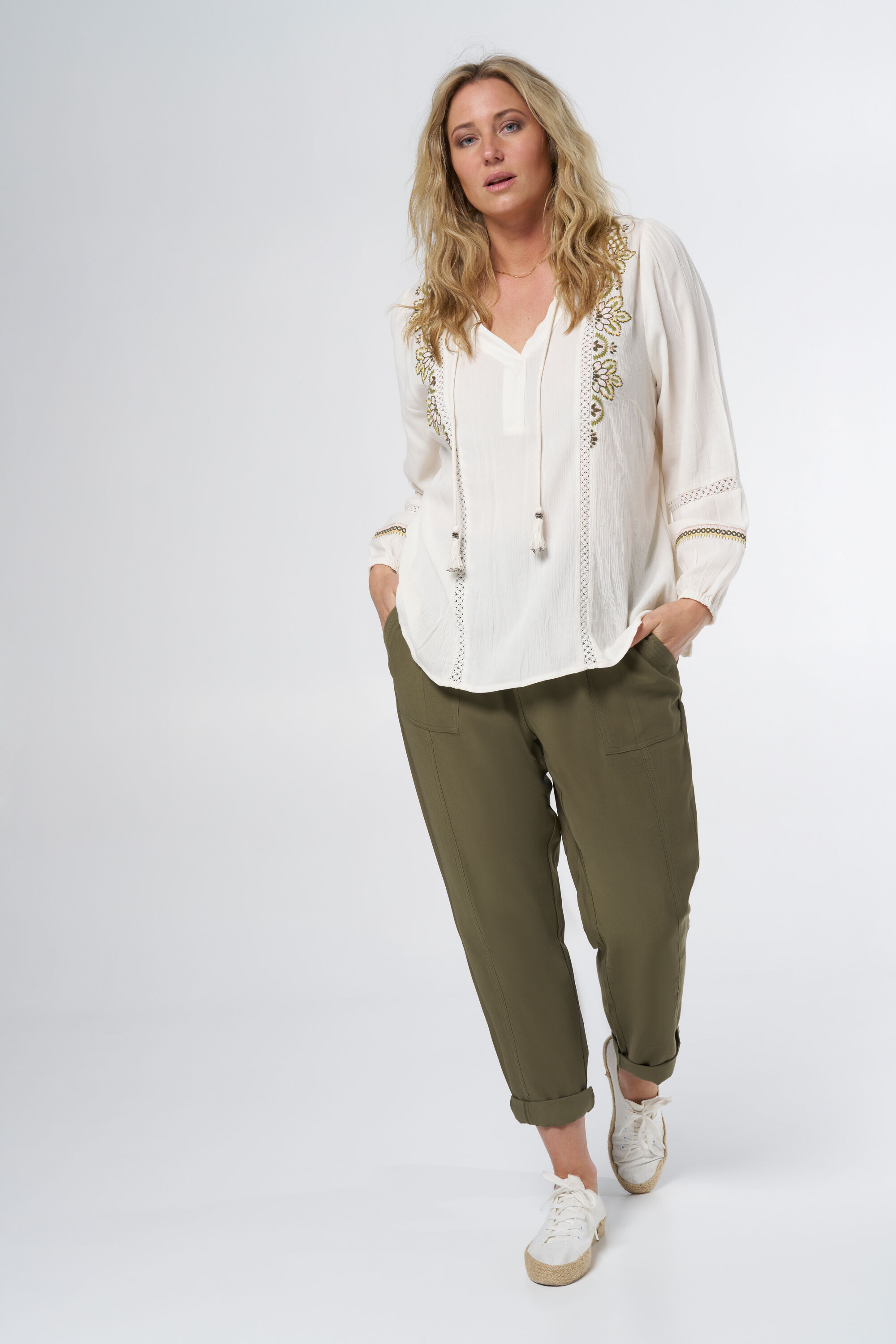 Blusa con detalles bohemios image number 5