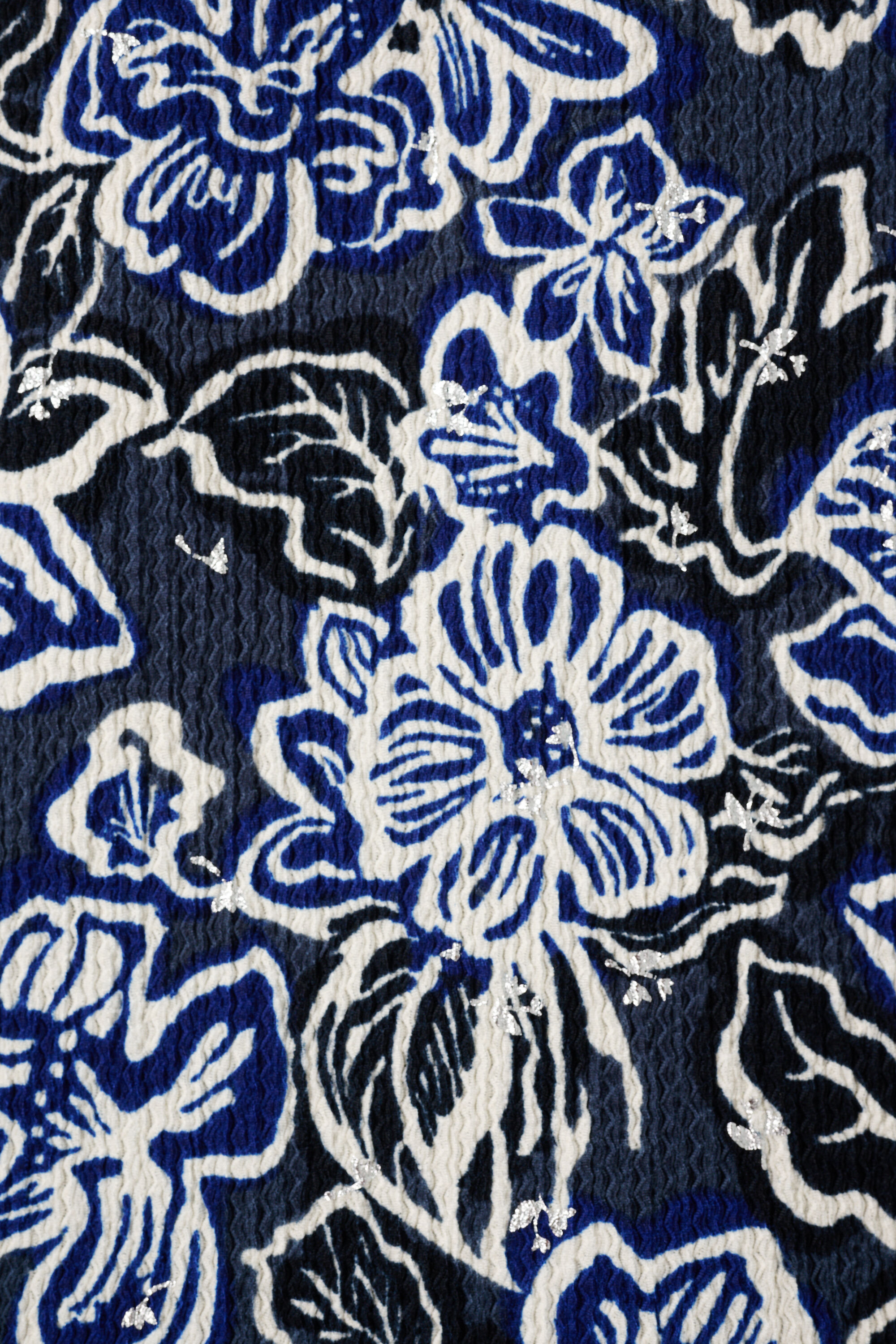 Top estampado y con textura image number 6