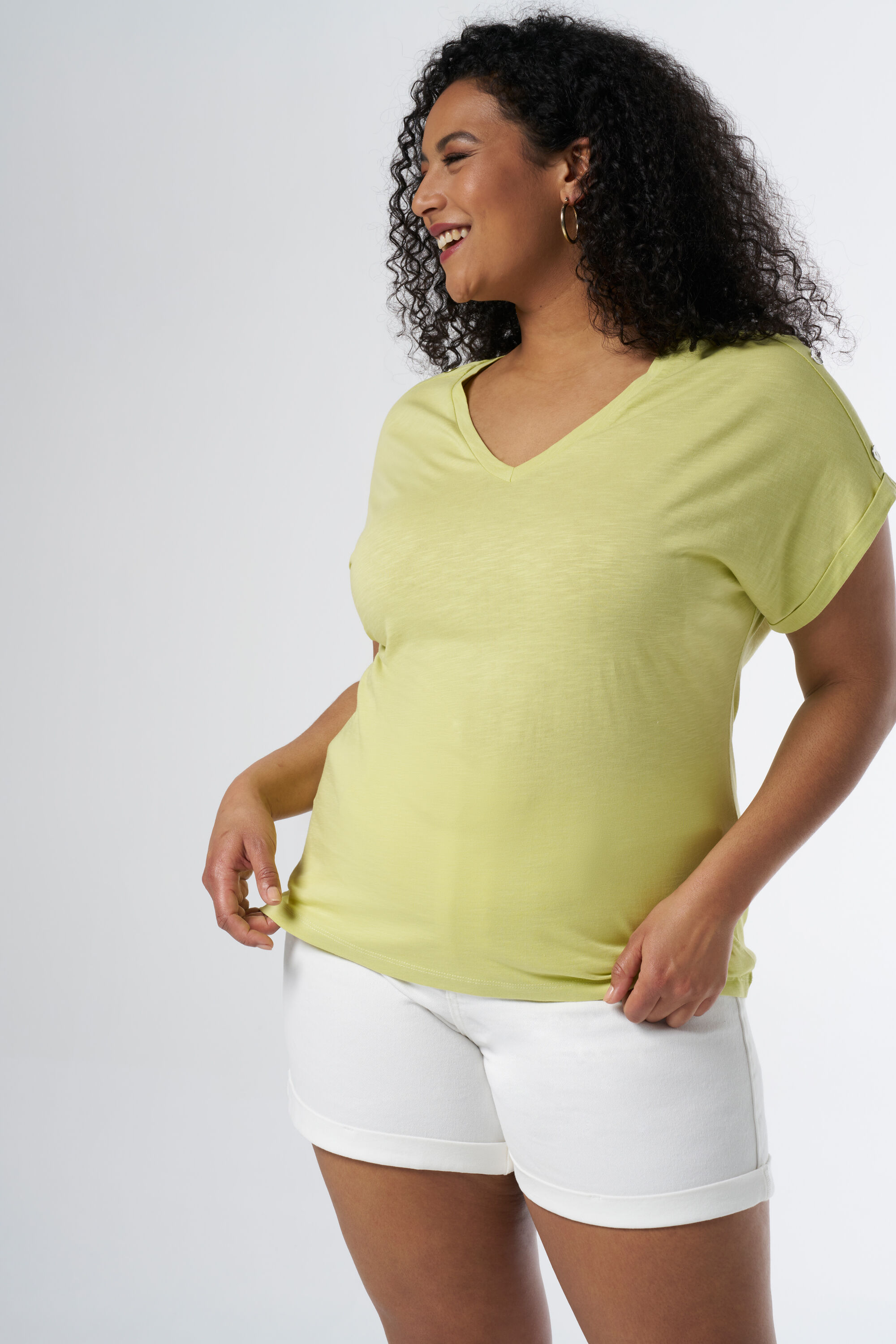 Camiseta con botones image number 5