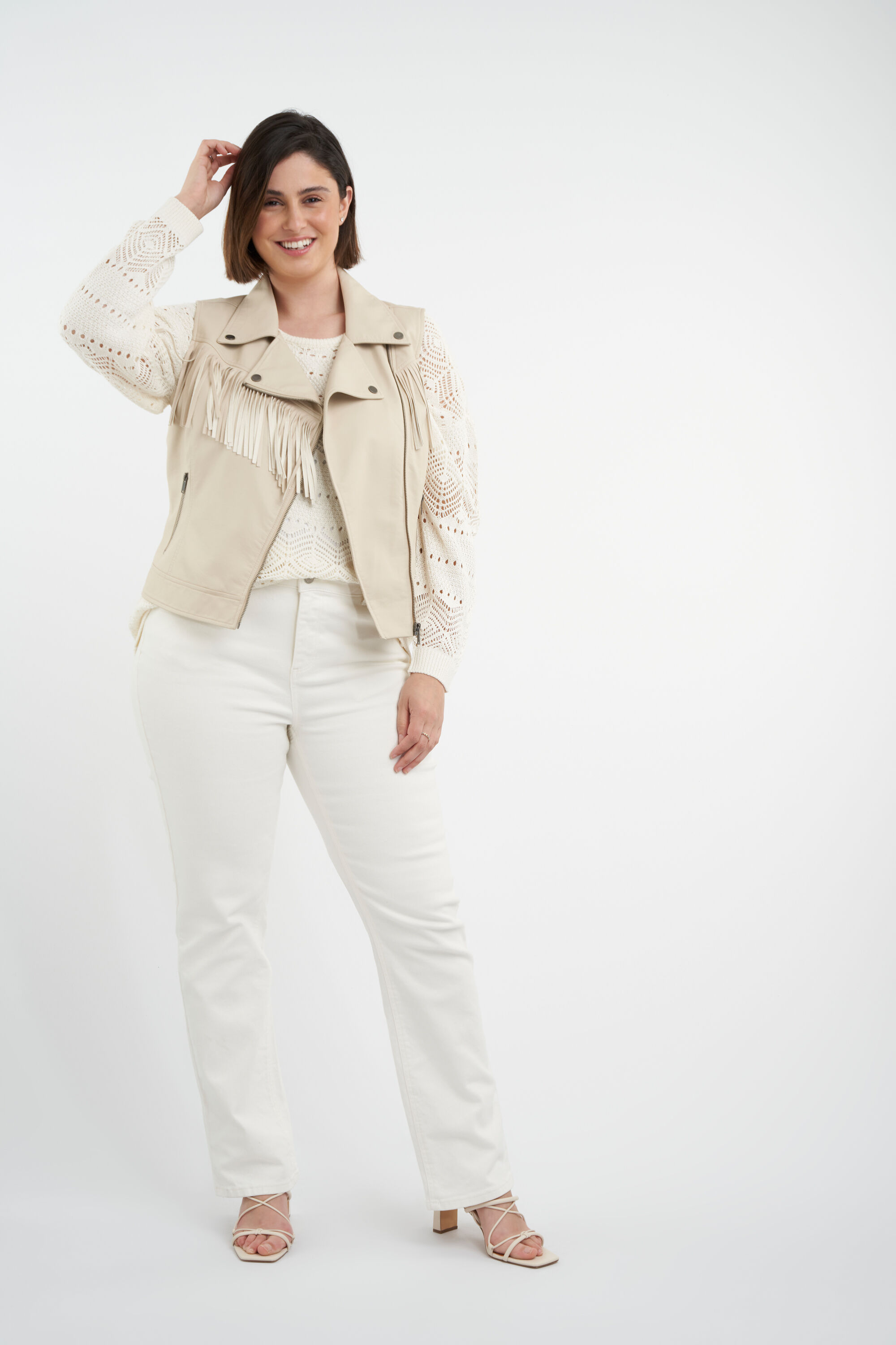 Chaleco de cuero sint&eacute;tico con flecos image number 5