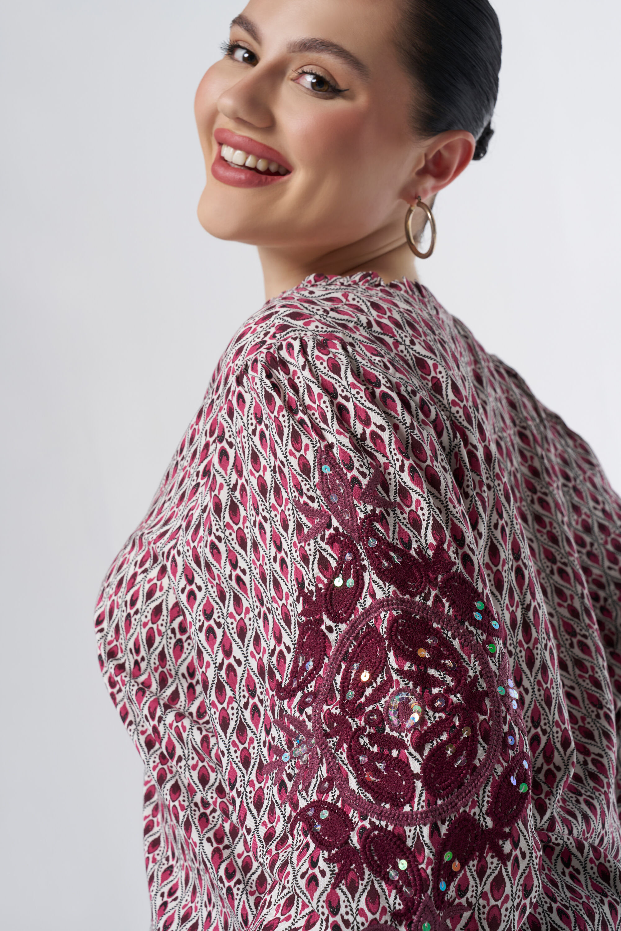 Blusa con bordado  image number 4