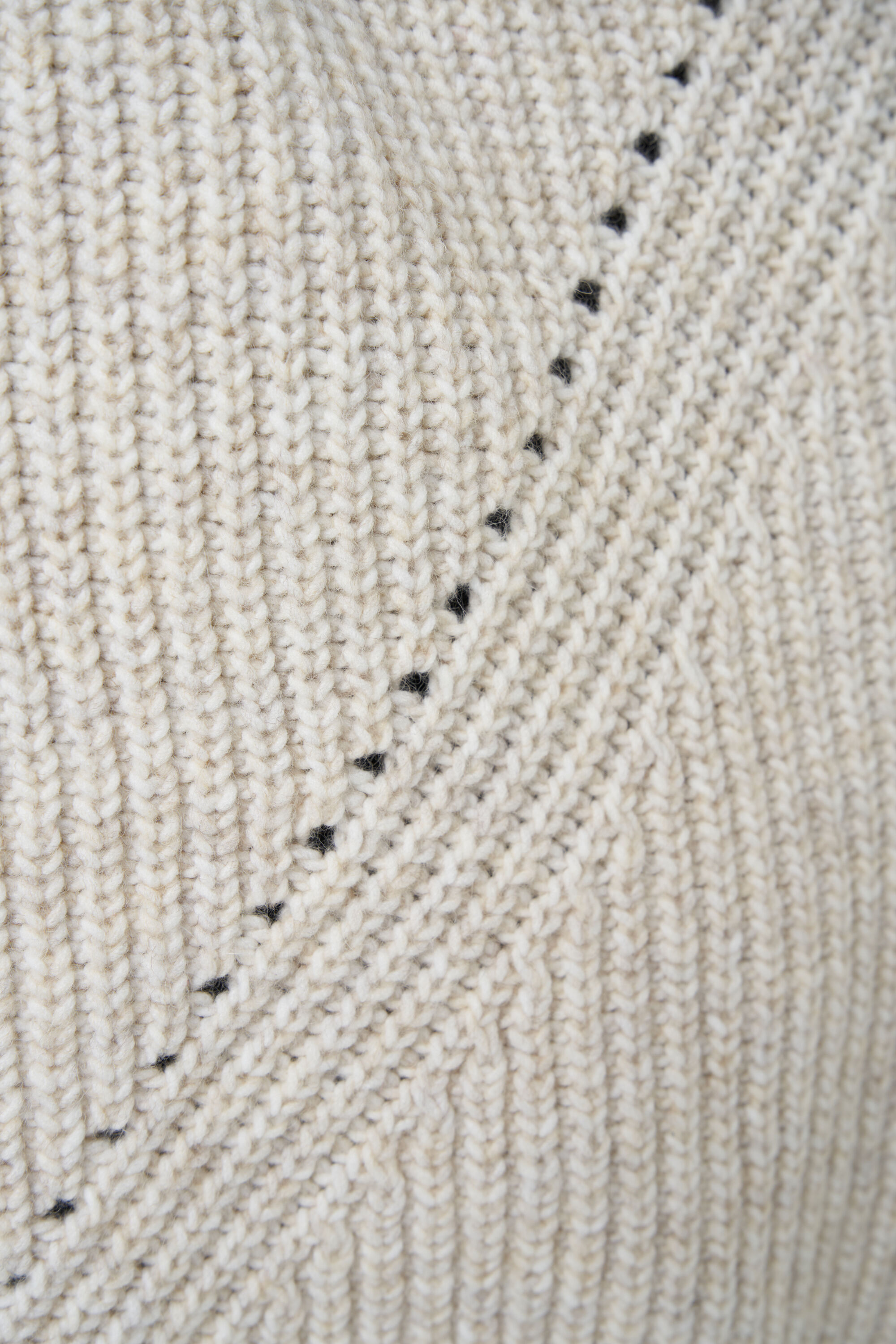 Chaquetilla corta de punto con cuello alto image number 4
