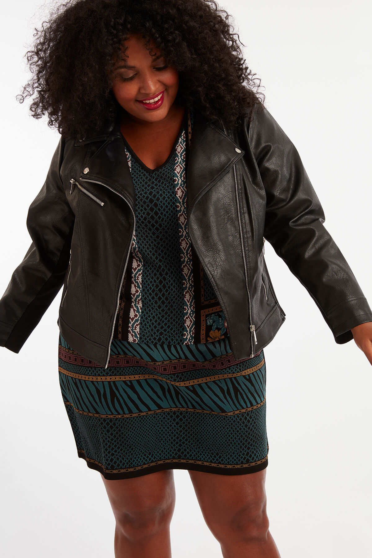 Chaqueta motera de cuero sint&eacute;tico image number 5