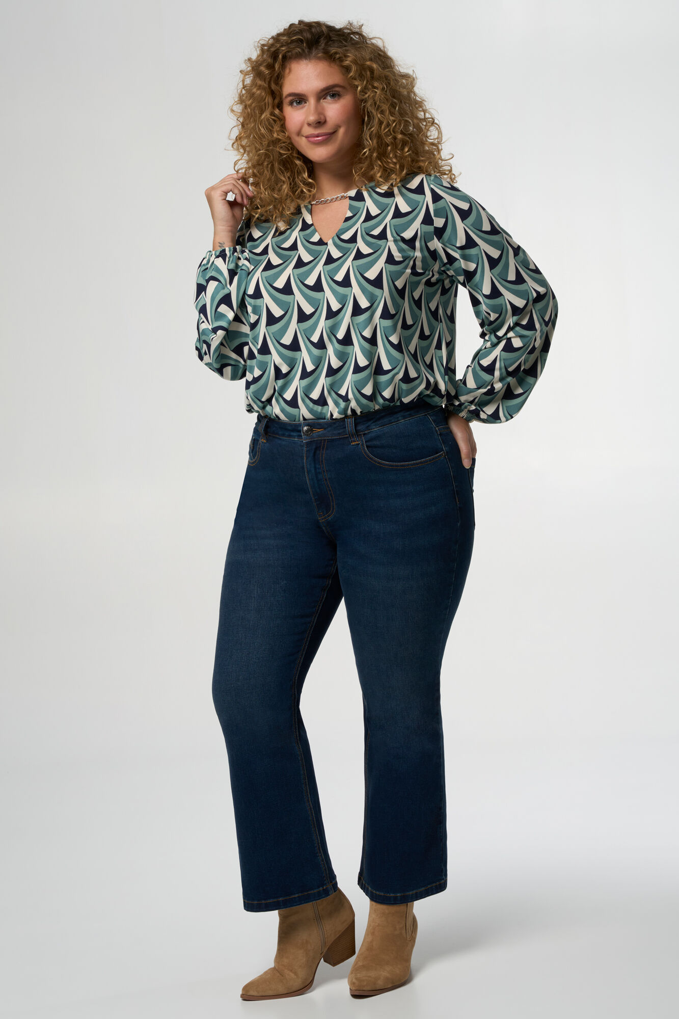 Vaqueros acampanados 28 inch image number 6