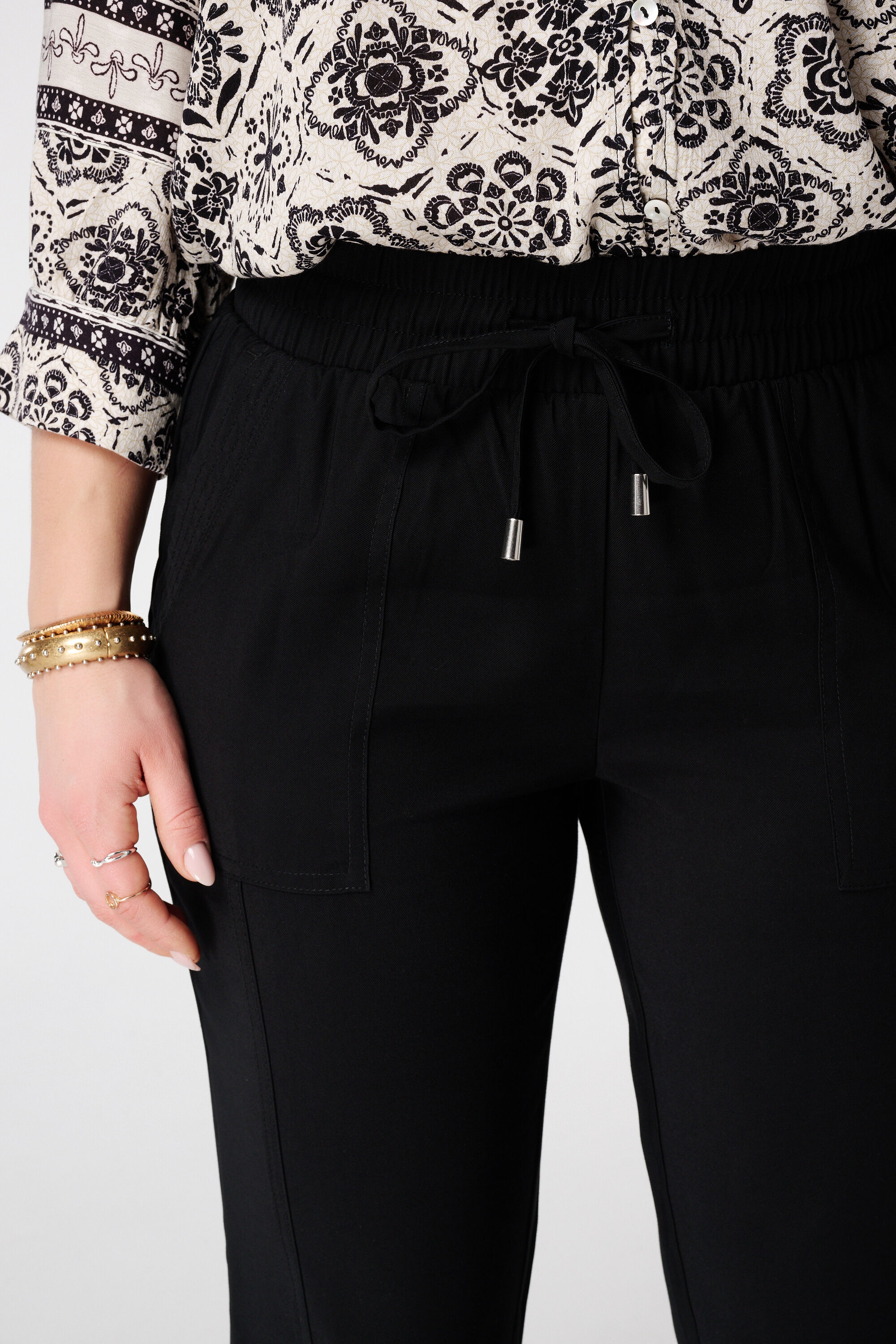 Pantal&oacute;n con cintura el&aacute;stica image number 4