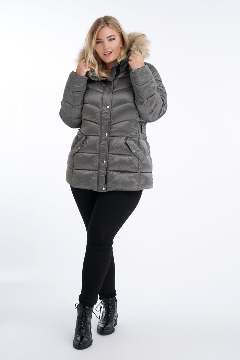 Chaqueta acolchada con capucha  image number 4