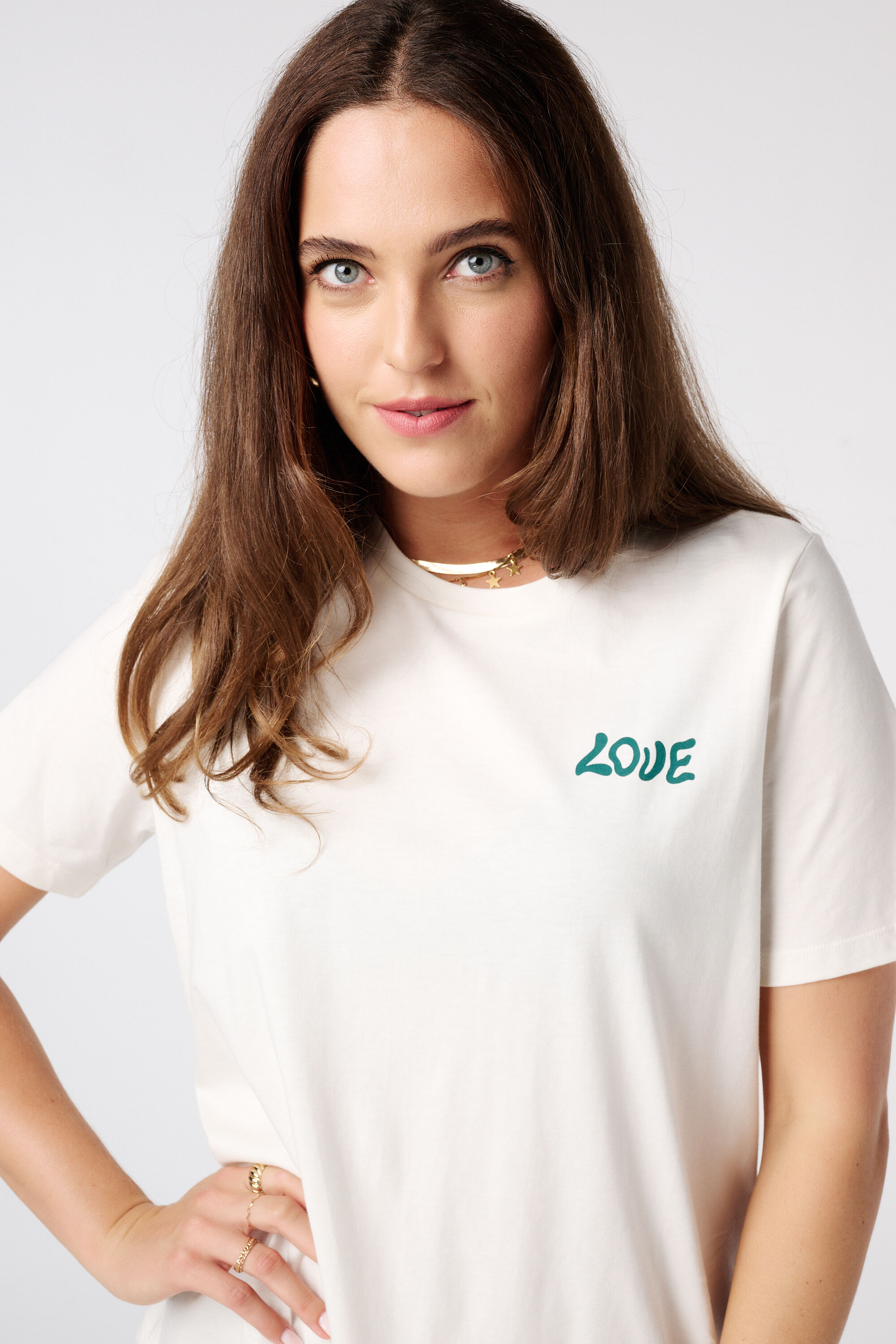 Camiseta con estampado de flores image number 4