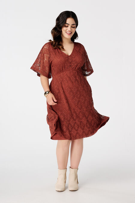Vestido con look bordado Vestido con look bordado