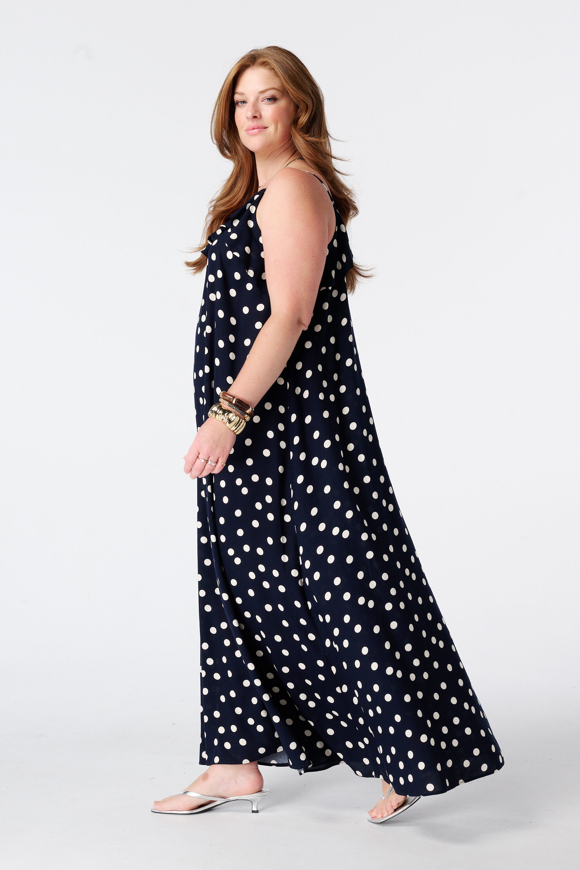 Vestido maxi con estampado de lunares y volantes image number 5