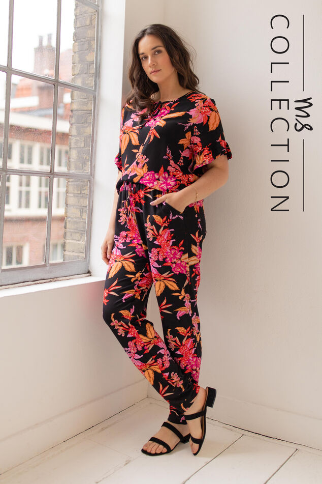 Pantalones holgados  image number 0