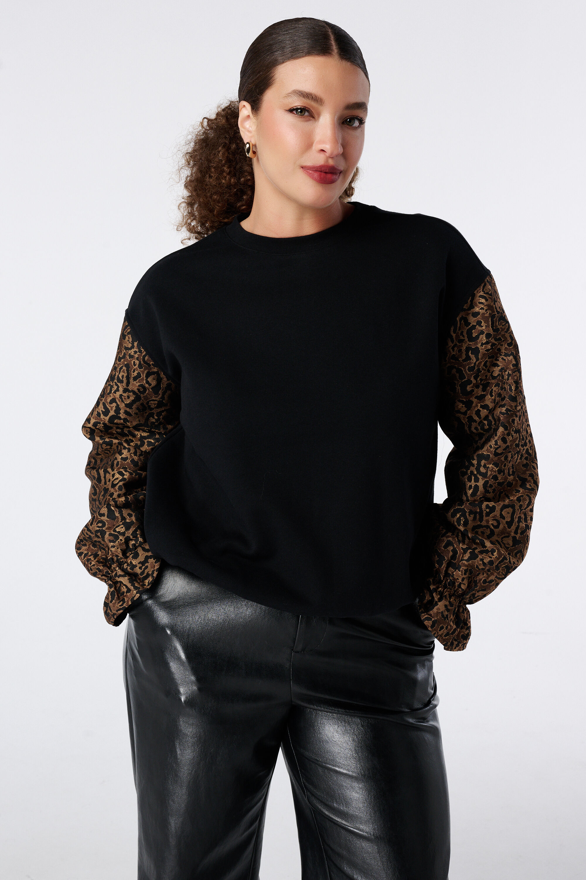 Sudadera con mangas de jacquard