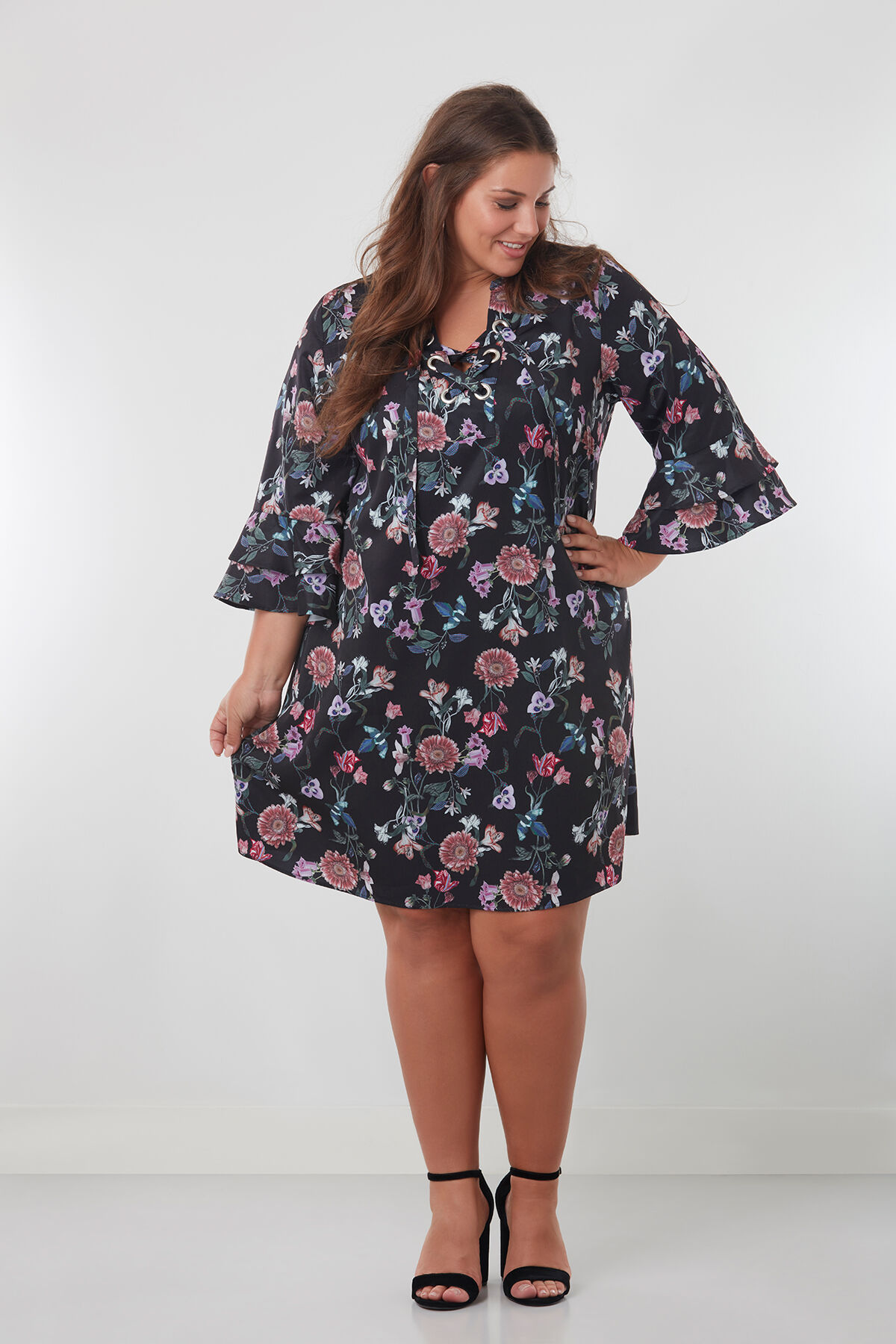 Vestido con estampado de flores image number 3