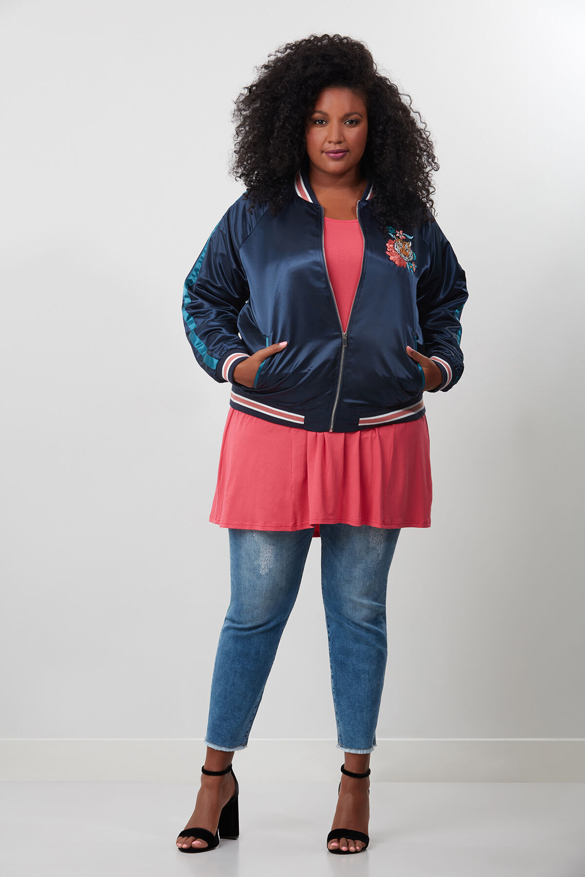 Vaquero ajustado IRIS image number 4